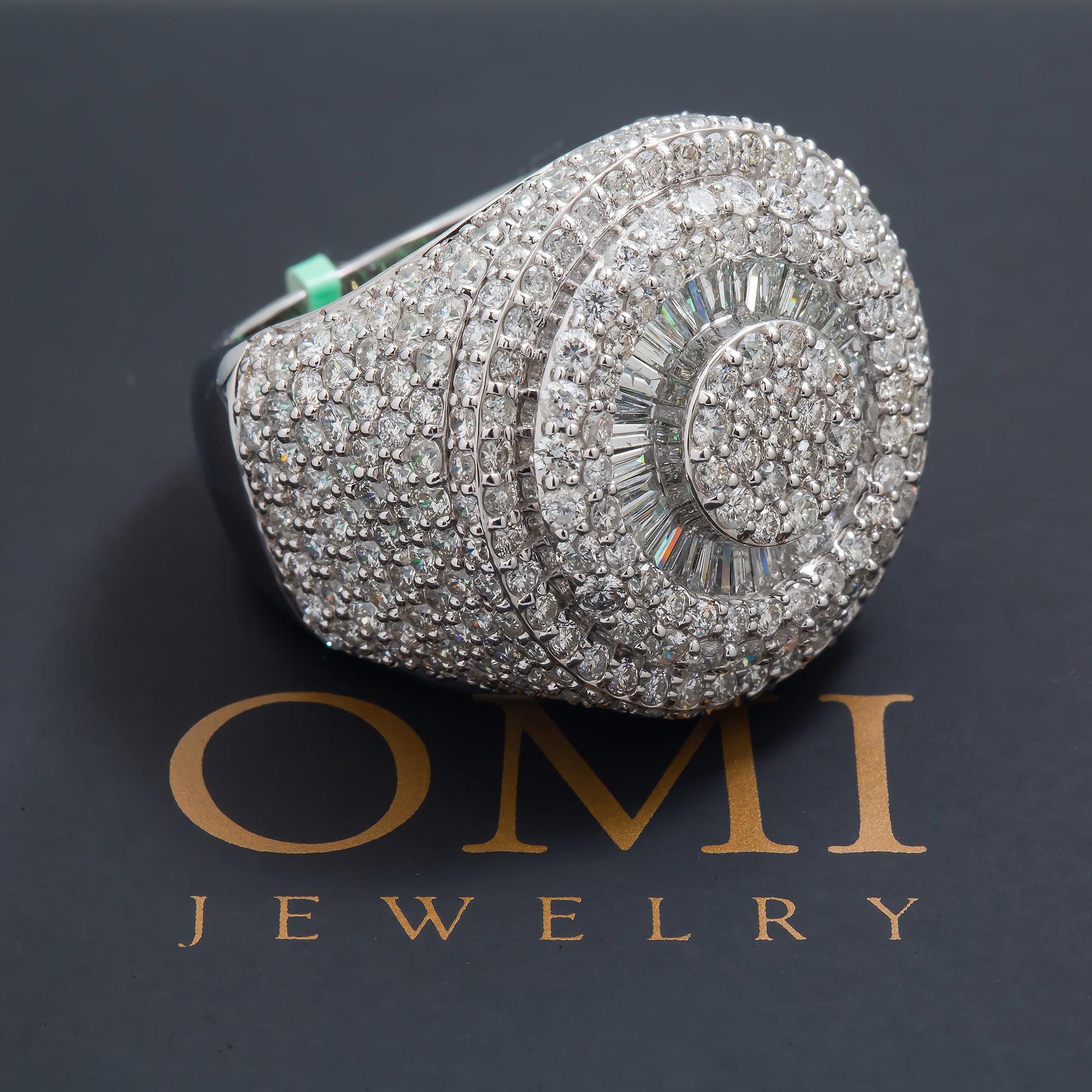 10K GOLD BAGUETTE AND ROUND CLUSTER DIAMOND RING 8.75 CT - Image 4