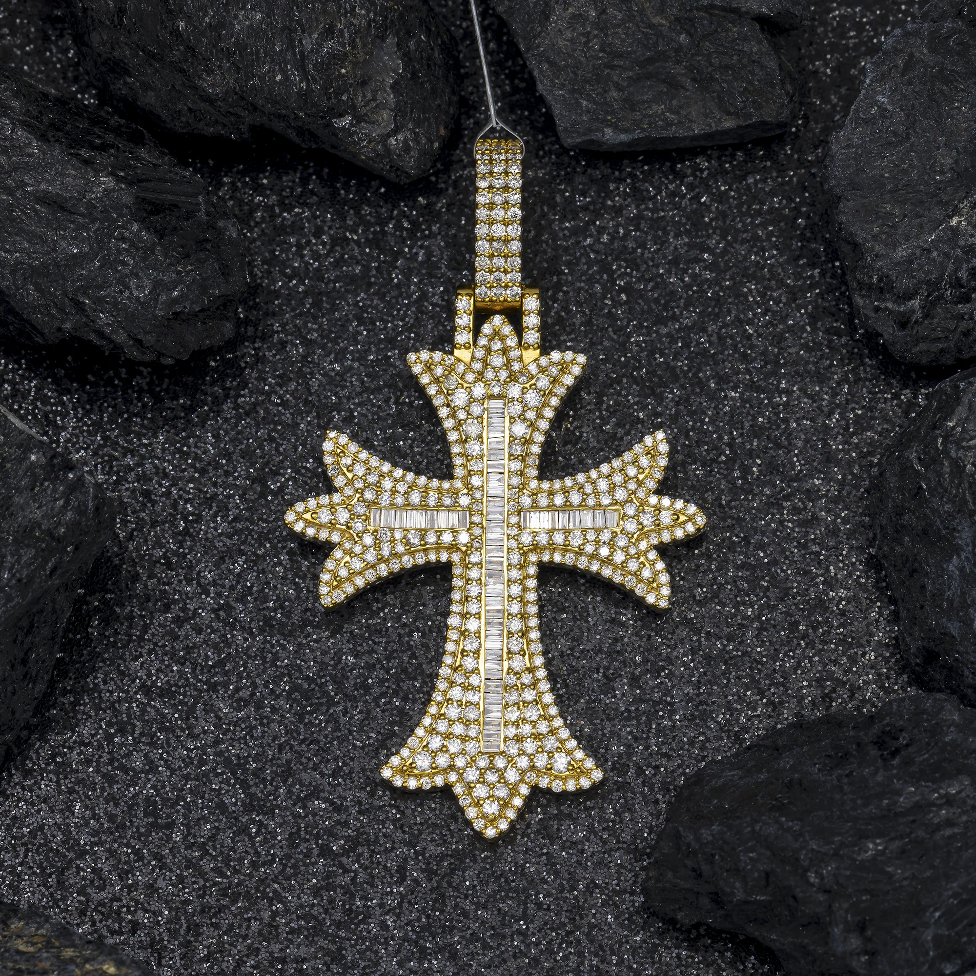 10K GOLD BAGUETTE AND ROUND DIAMOND CROSS PENDANT 2.89 CT - Image 6