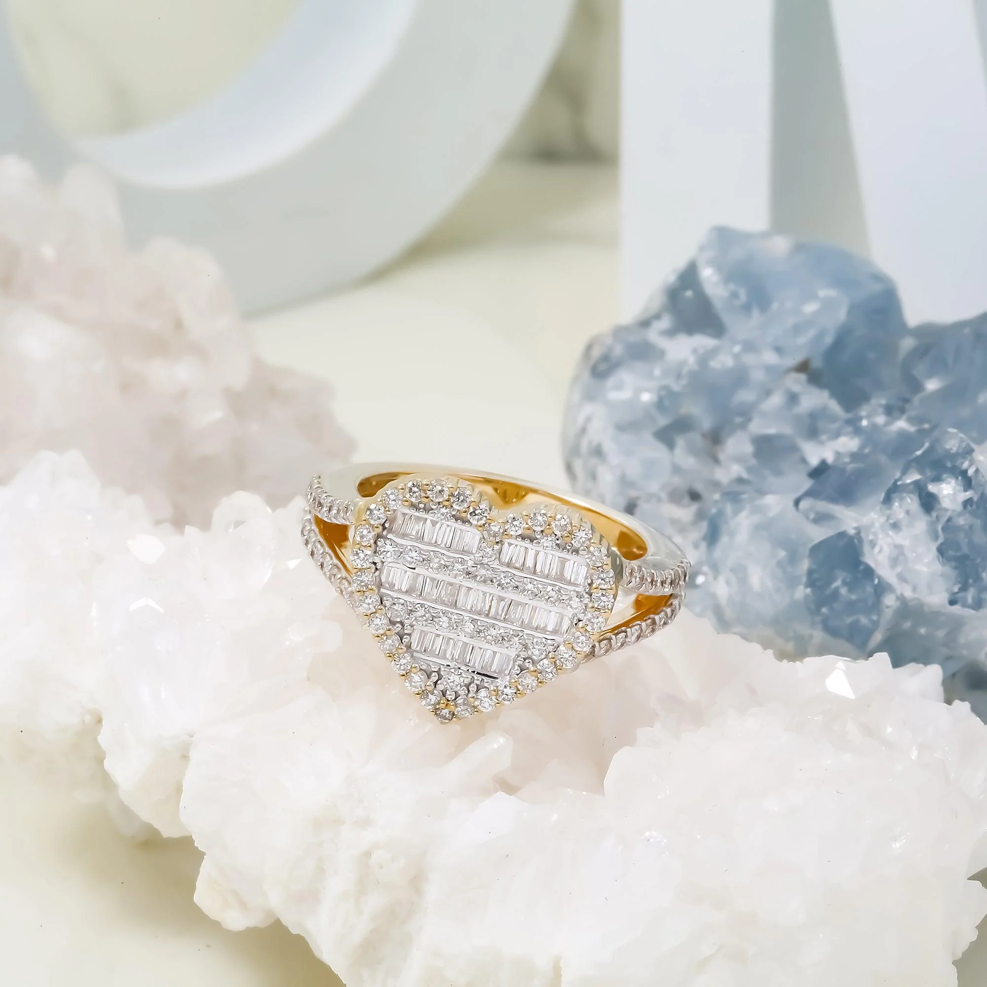 10K GOLD BAGUETTE AND ROUND DIAMOND HEART RING 1.10 CT - Image 7