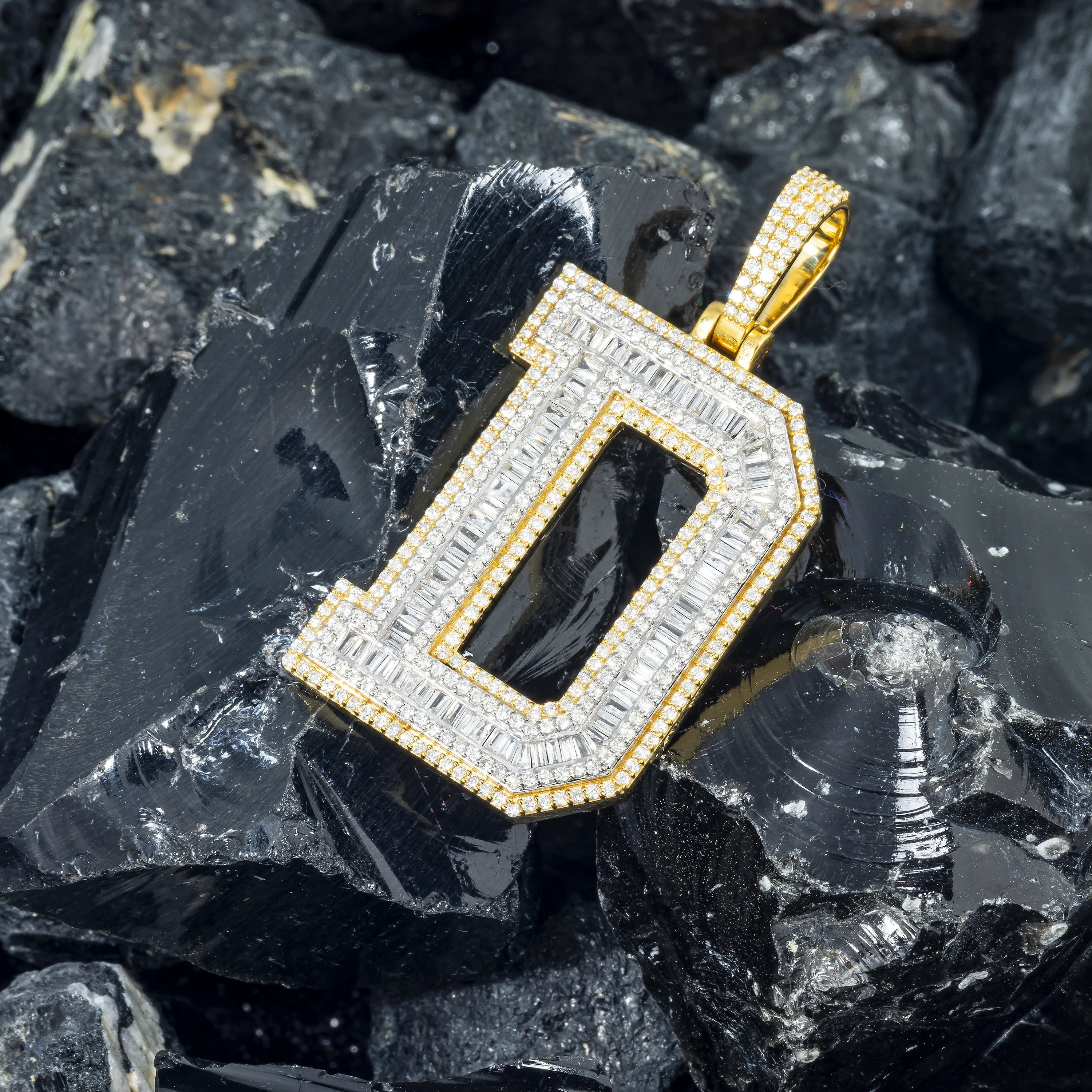 10K GOLD BAGUETTE AND ROUND DIAMOND INITIAL D PENDANT 1.82 CT - Image 2