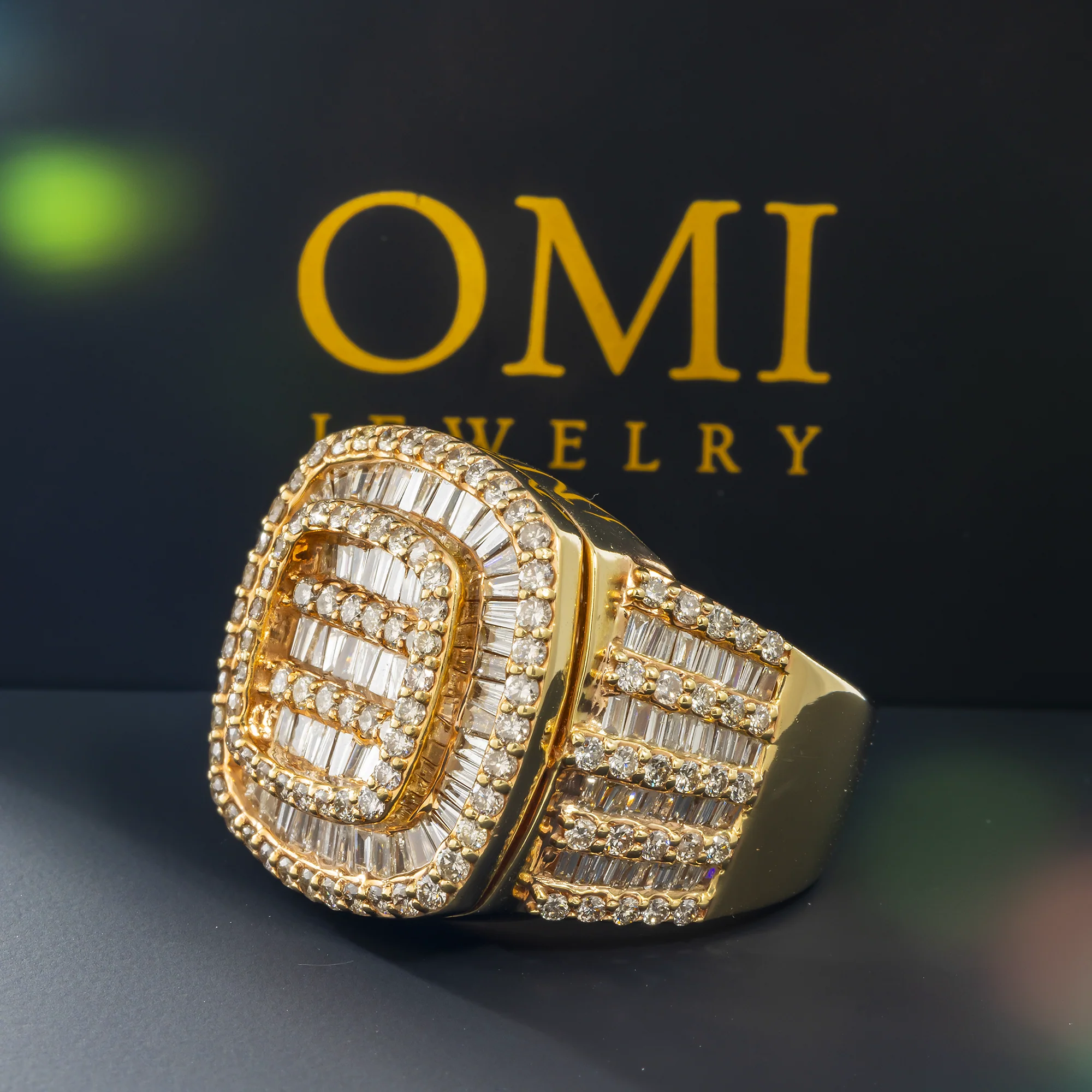 10K GOLD BAGUETTE AND ROUND DIAMOND STATEMENT RING 2.61 CT - Image 4