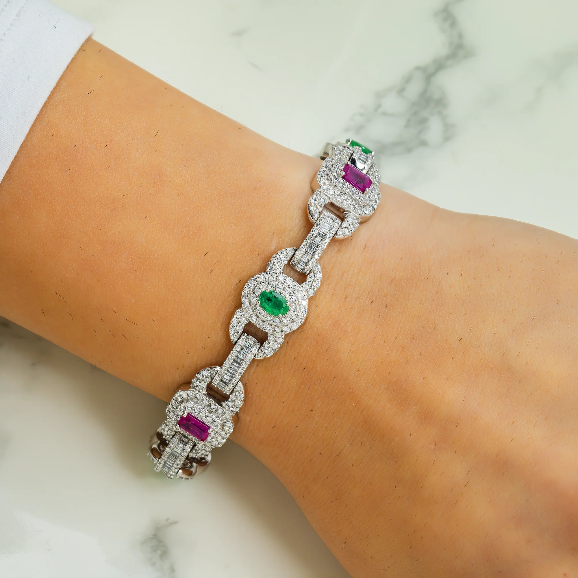10K GOLD BAGUETTE AND ROUND MULTICOLOR DIAMOND CLUSTER MARINER LINK BRACELET 7.63 CTW - Image 2