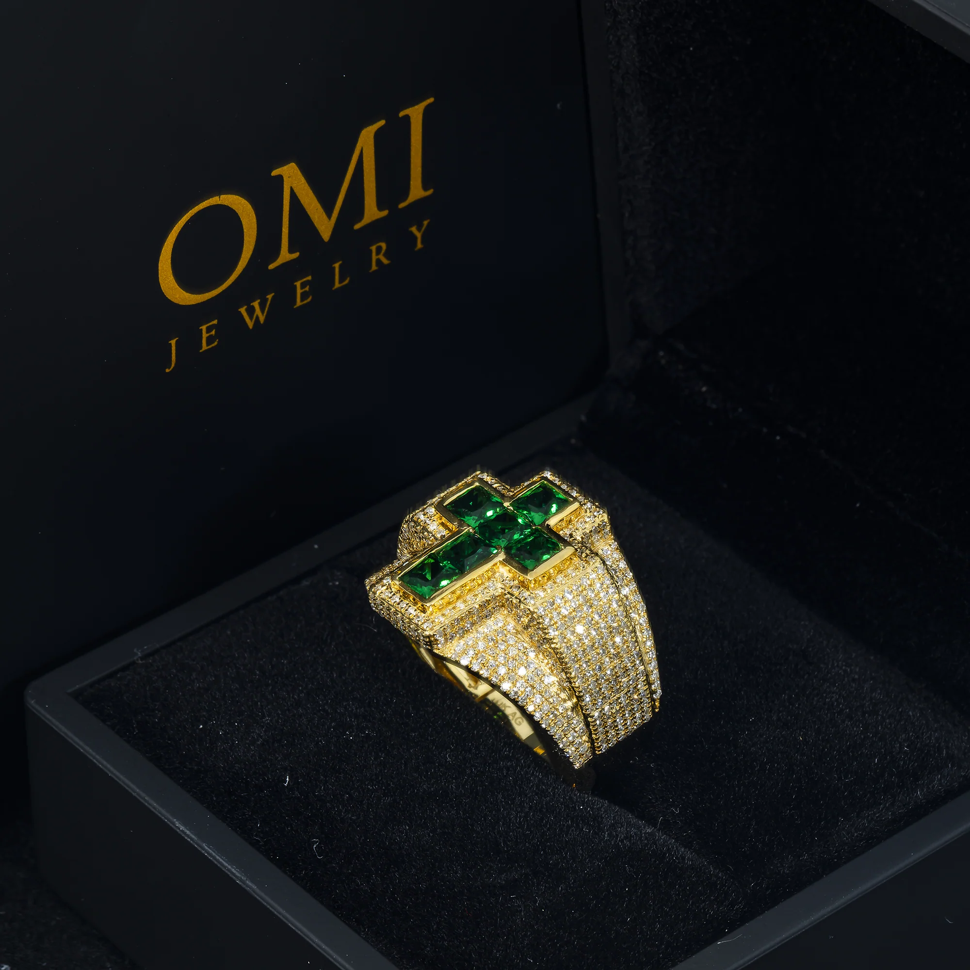 10K GOLD DIAMOND AND SQUARE EMERALD GEMSTONE CROSS RING 1.09 CTW - Image 4