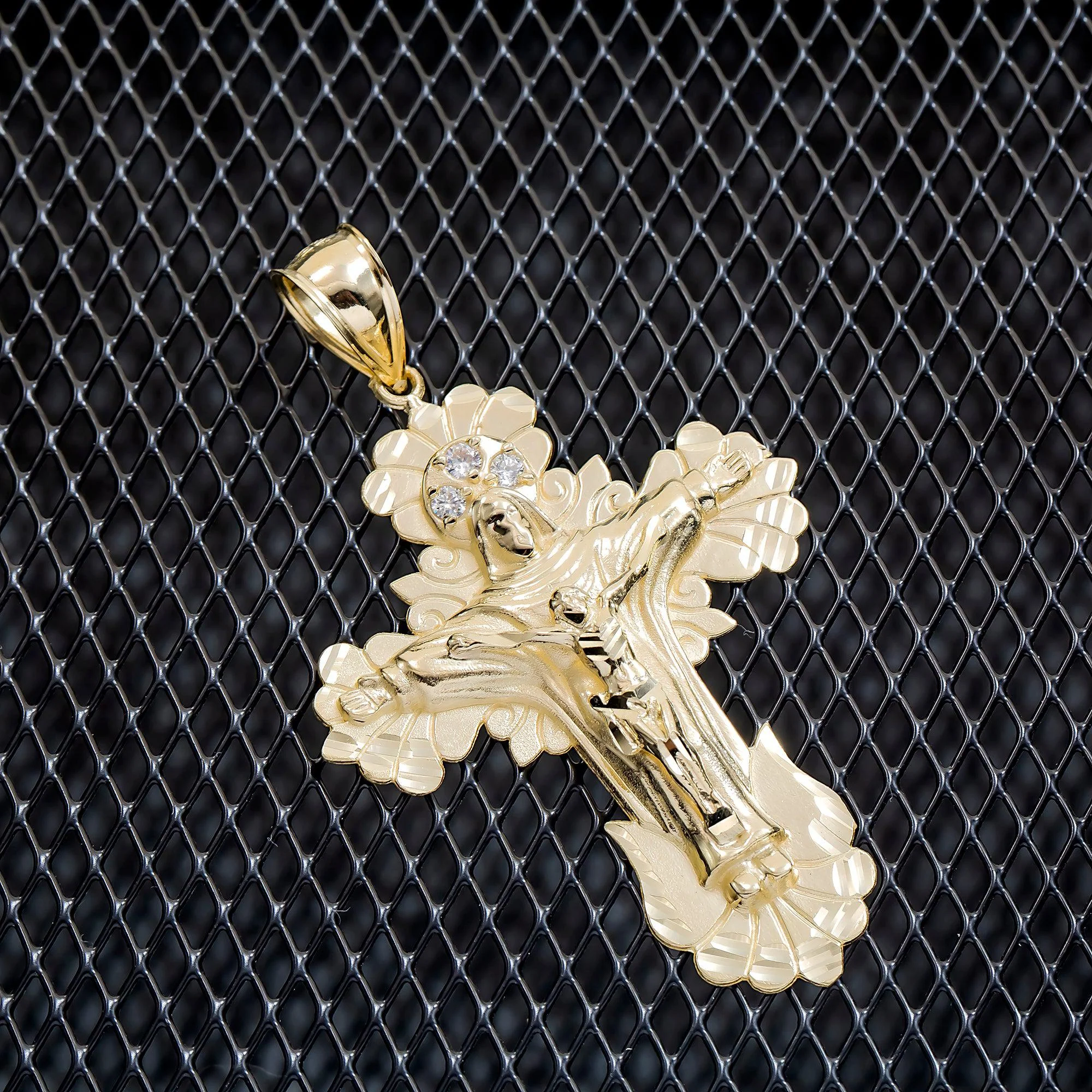 10K GOLD CRUCIFIX WITH ROUND DIAMONDS PENDANT 9.9G - Image 2