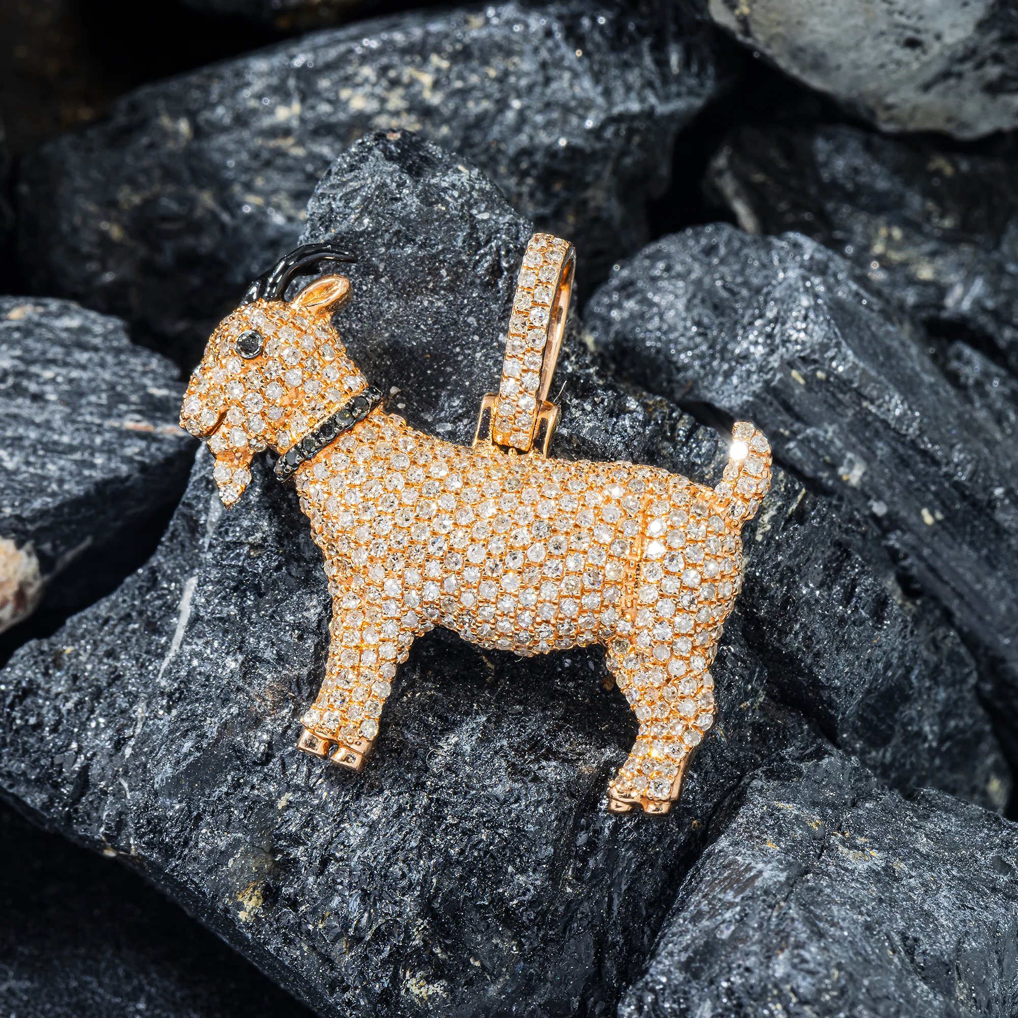 10K GOLD DIAMOND GOAT PENDANT 1.31 CT - Image 2