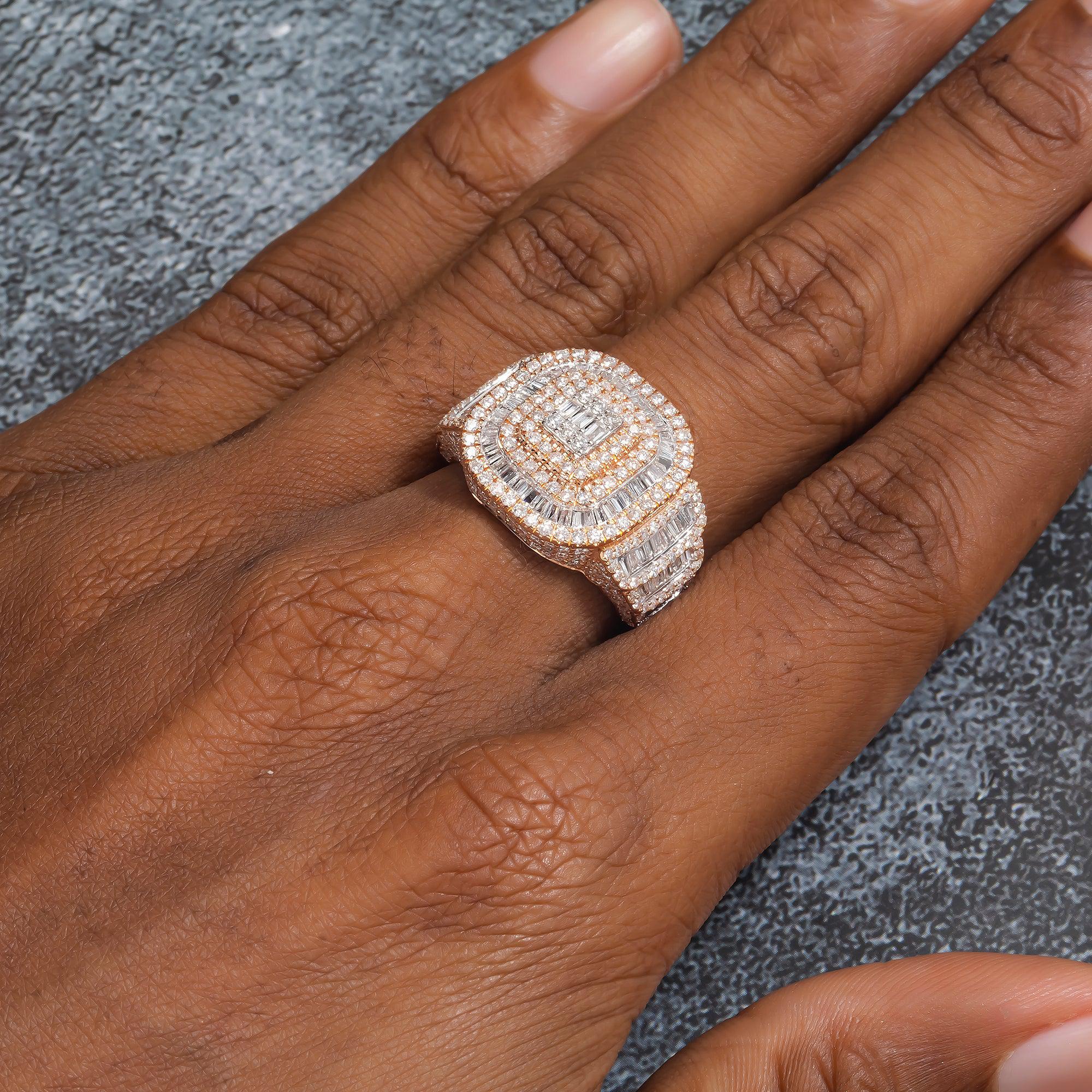 10K GOLD ROUND AND BAGUETTE DIAMOND SQUARE CLUSTER RING 2.69 CT - Image 2