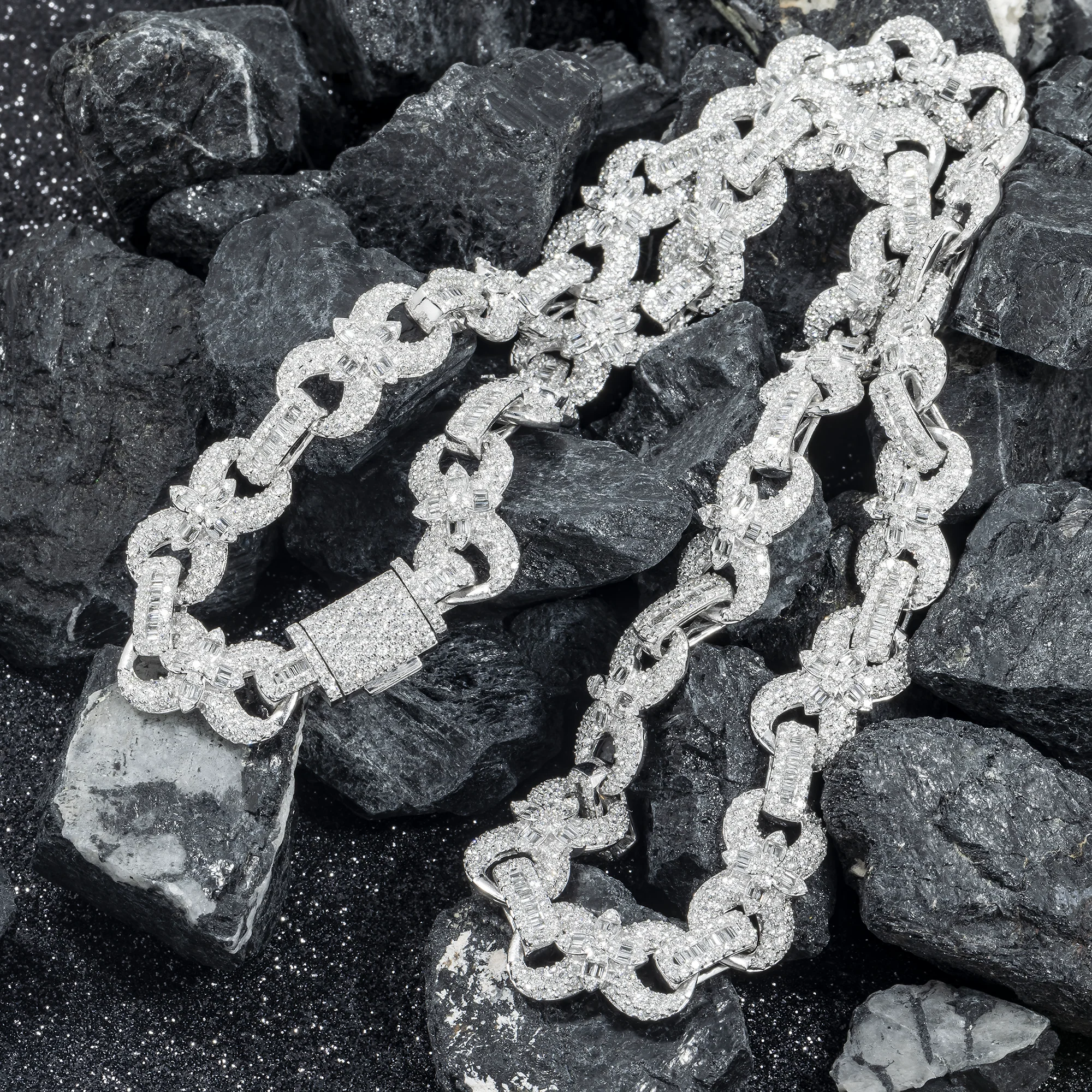 10K GOLD ROUND AND BAGUETTE DIAMOND INFINTY LINK CHAIN 16.75 CT - Image 4