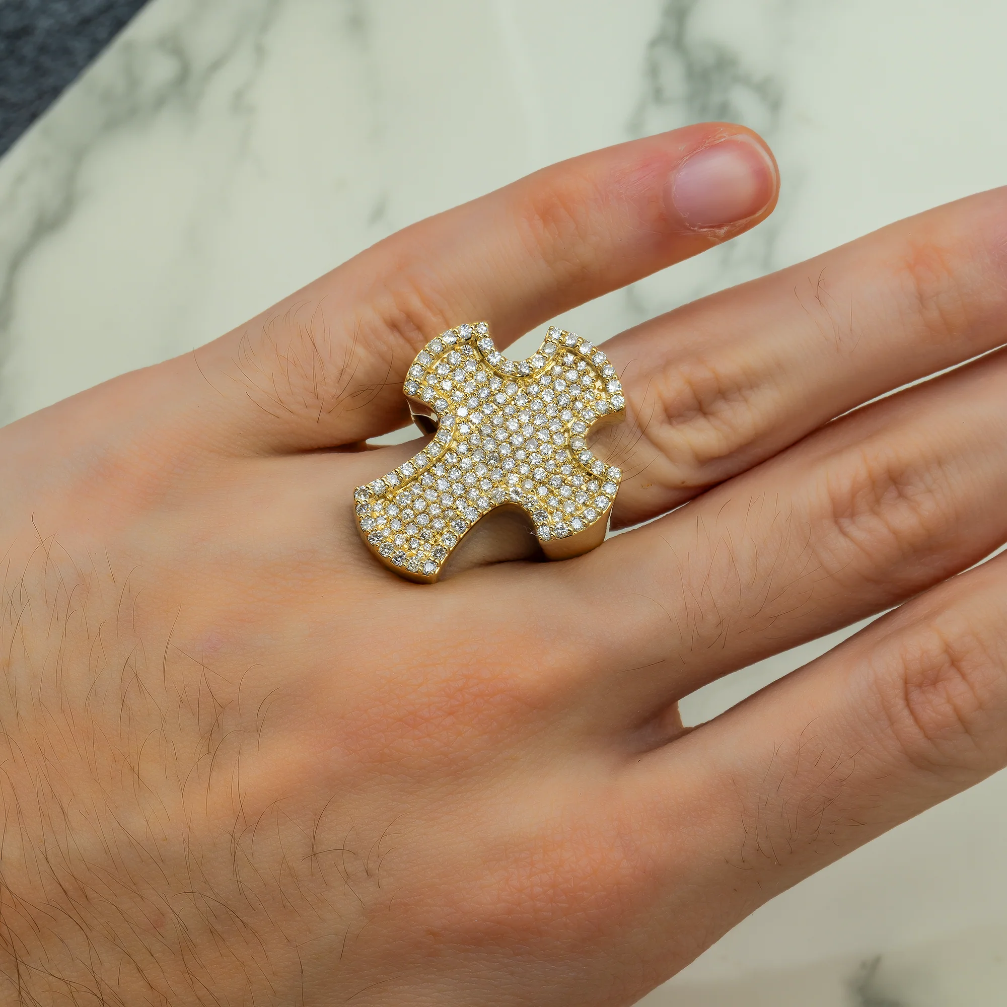 10K GOLD ROUND DIAMOND CROSS STATEMENT RING 2.25 CT - Image 2