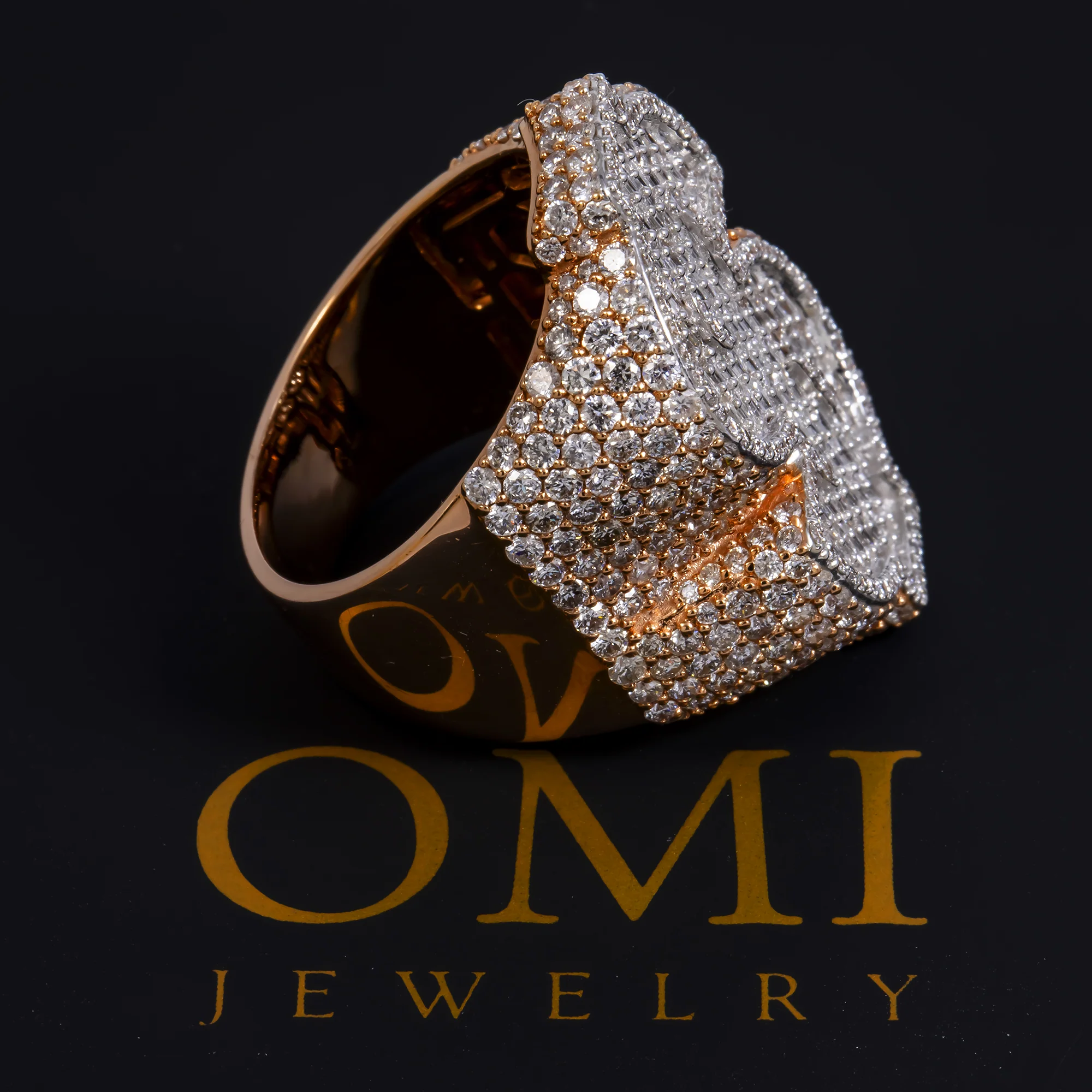 10K GOLD BAGUETTE AND ROUND DIAMOND TWO TONE DOLLAR SIGN STATEMENT RING 6.05 CT - Image 4