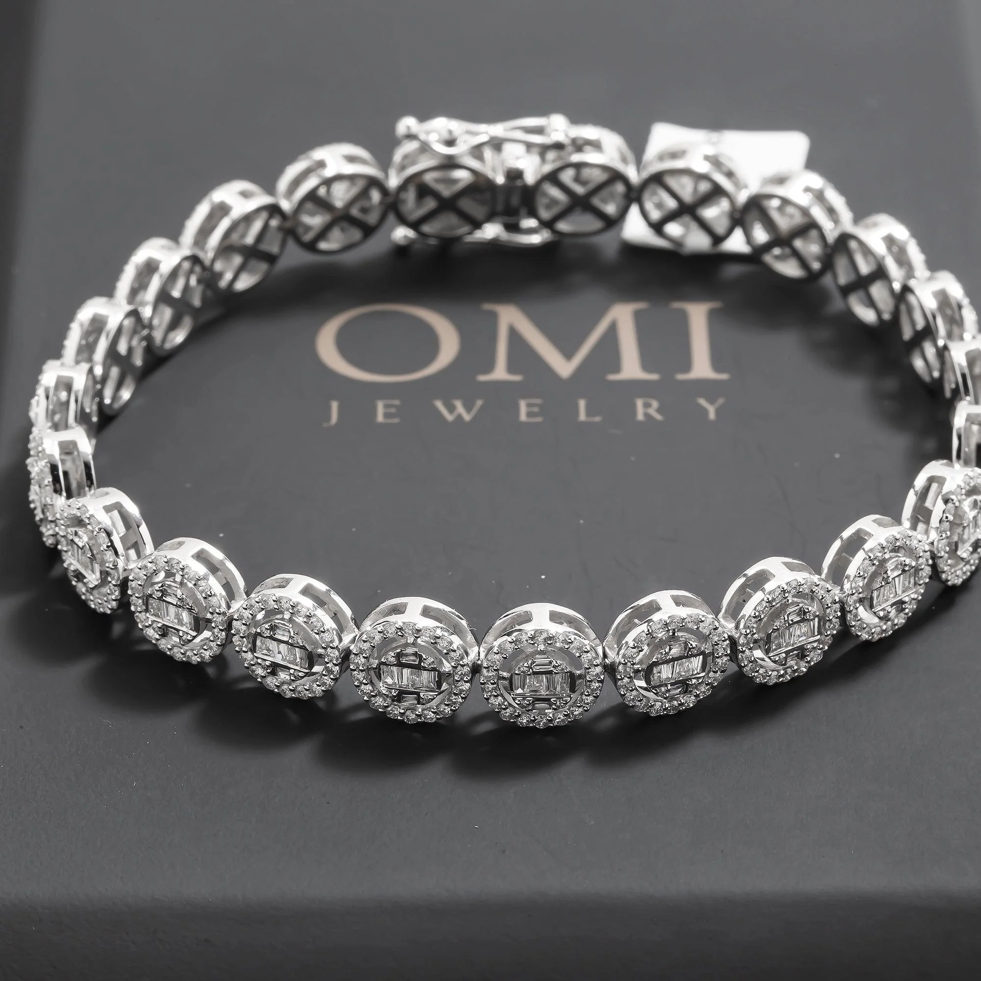 10K GOLD TWO TONE ROUND SHAPE BAGUETTE DIAMONDS BRACELET 4.38 CT - Image 4