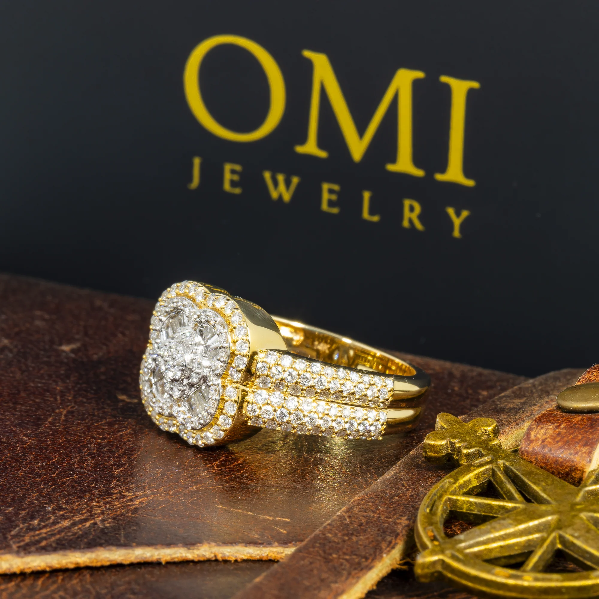 14K GOLD BAGUETTE AND ROUND DIAMOND CLOVER STATEMENT RING 1.52 CT - Image 8