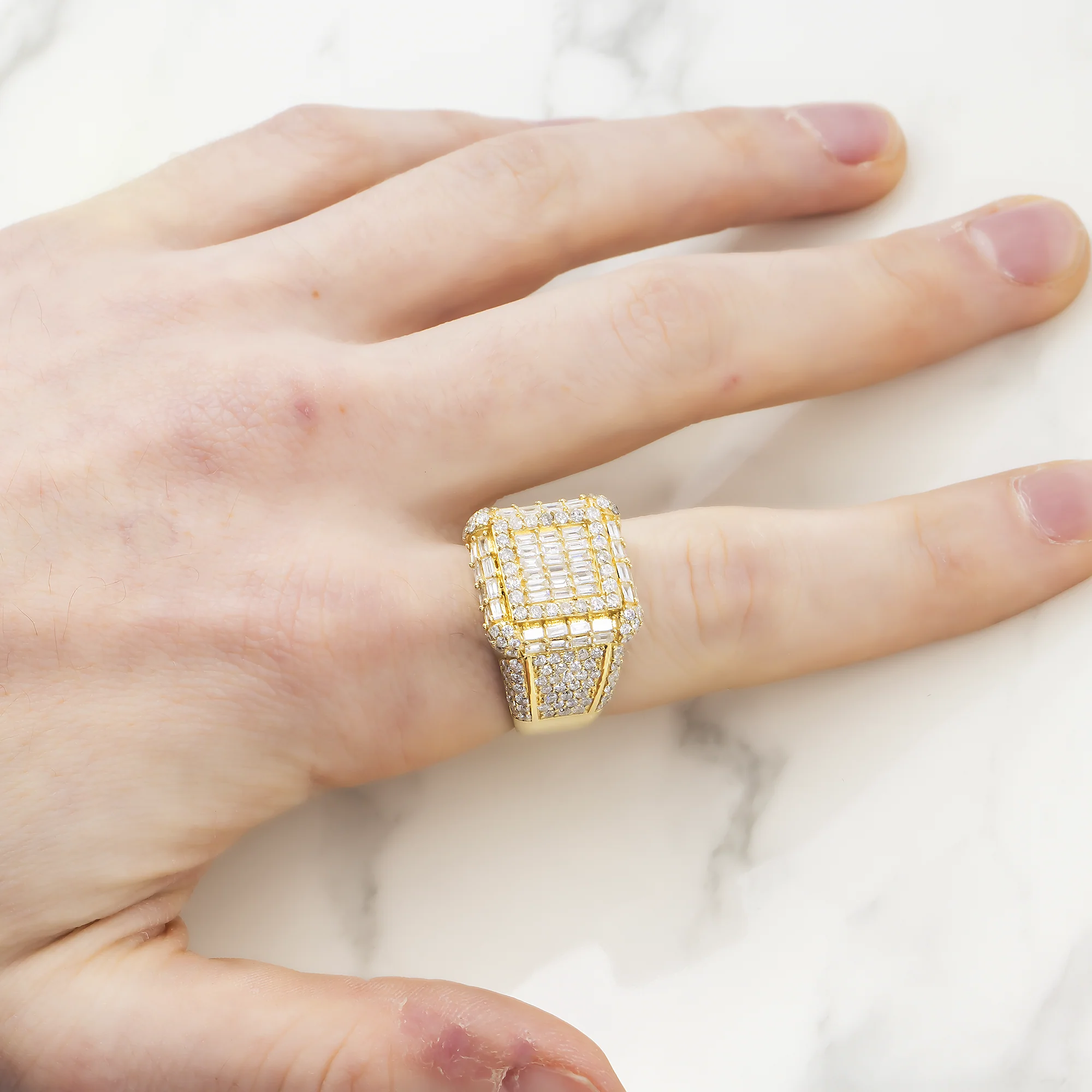 14K GOLD BAGUETTE AND ROUND DIAMOND CLUSTER STATEMENT RING 3.52 CTW - Image 2