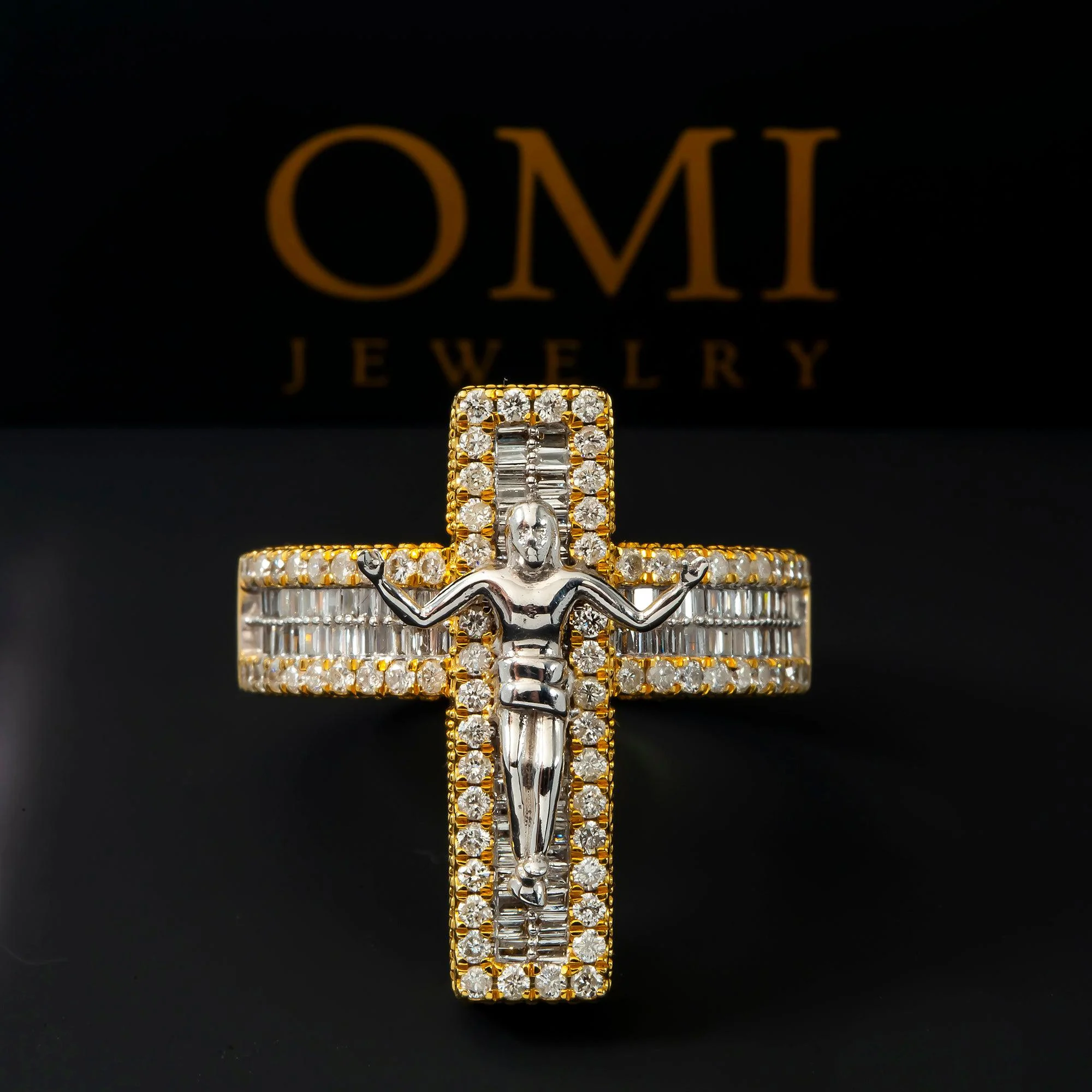 10K GOLD BAGUETTE AND ROUND DIAMOND CRUCIFIX RING 1.69 CT - Image 3