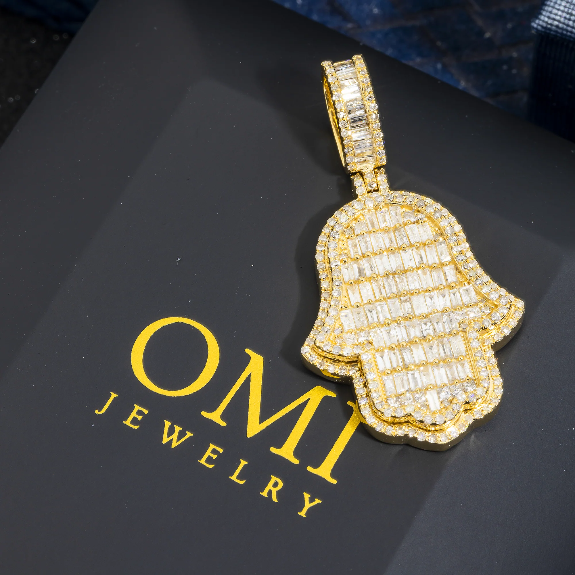 14K GOLD BAGUETTE AND ROUND DIAMOND HAMSA PENDANT 1.91 CT - Image 2