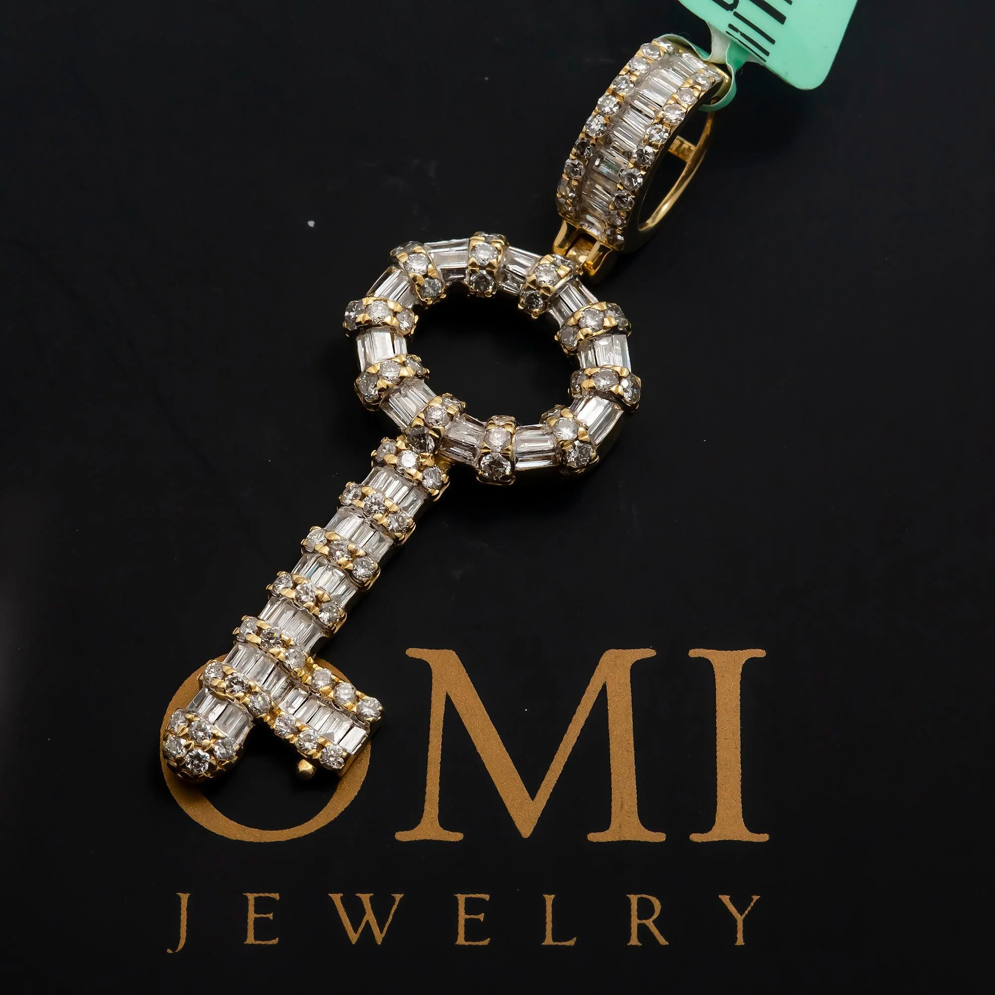14K GOLD BAGUETTE AND ROUND DIAMOND KEY PENDANT 1.55 CT - Image 2
