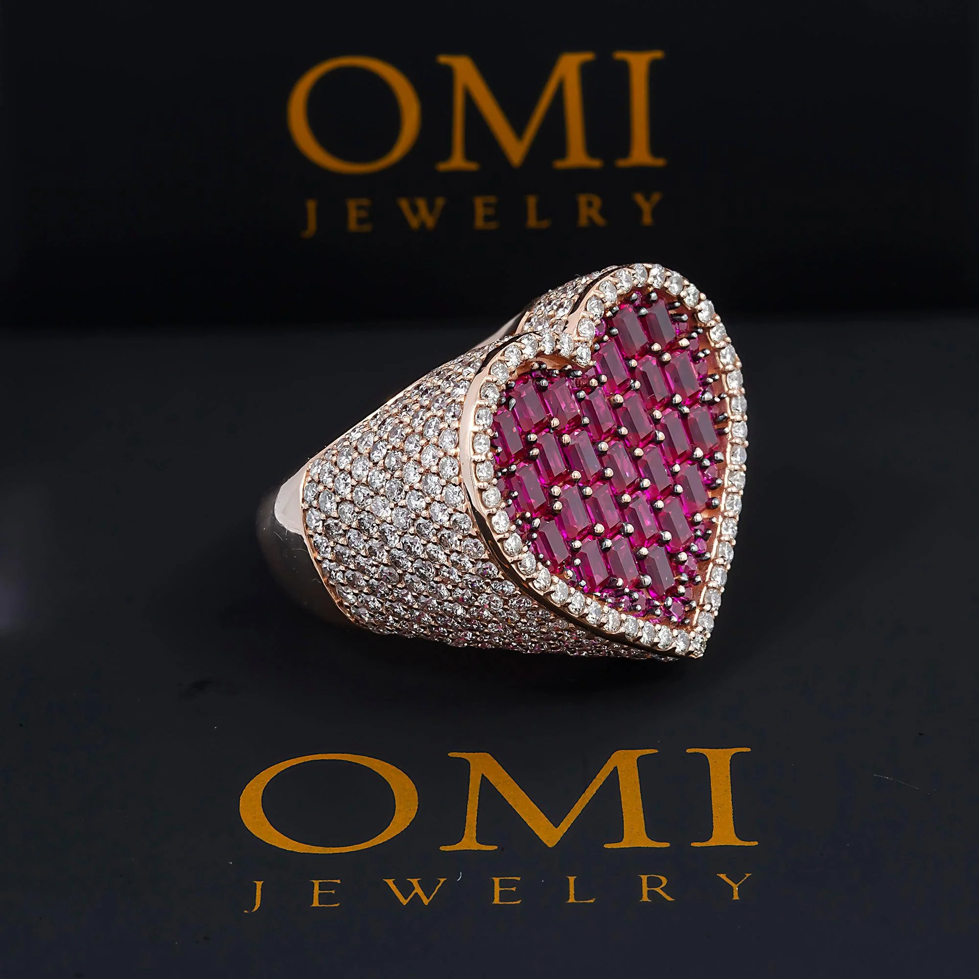 14K GOLD BAGUETTE DIAMOND AND RUBY GEMSTONE HEART STATEMENT RING 10.35 CTW - Image 4