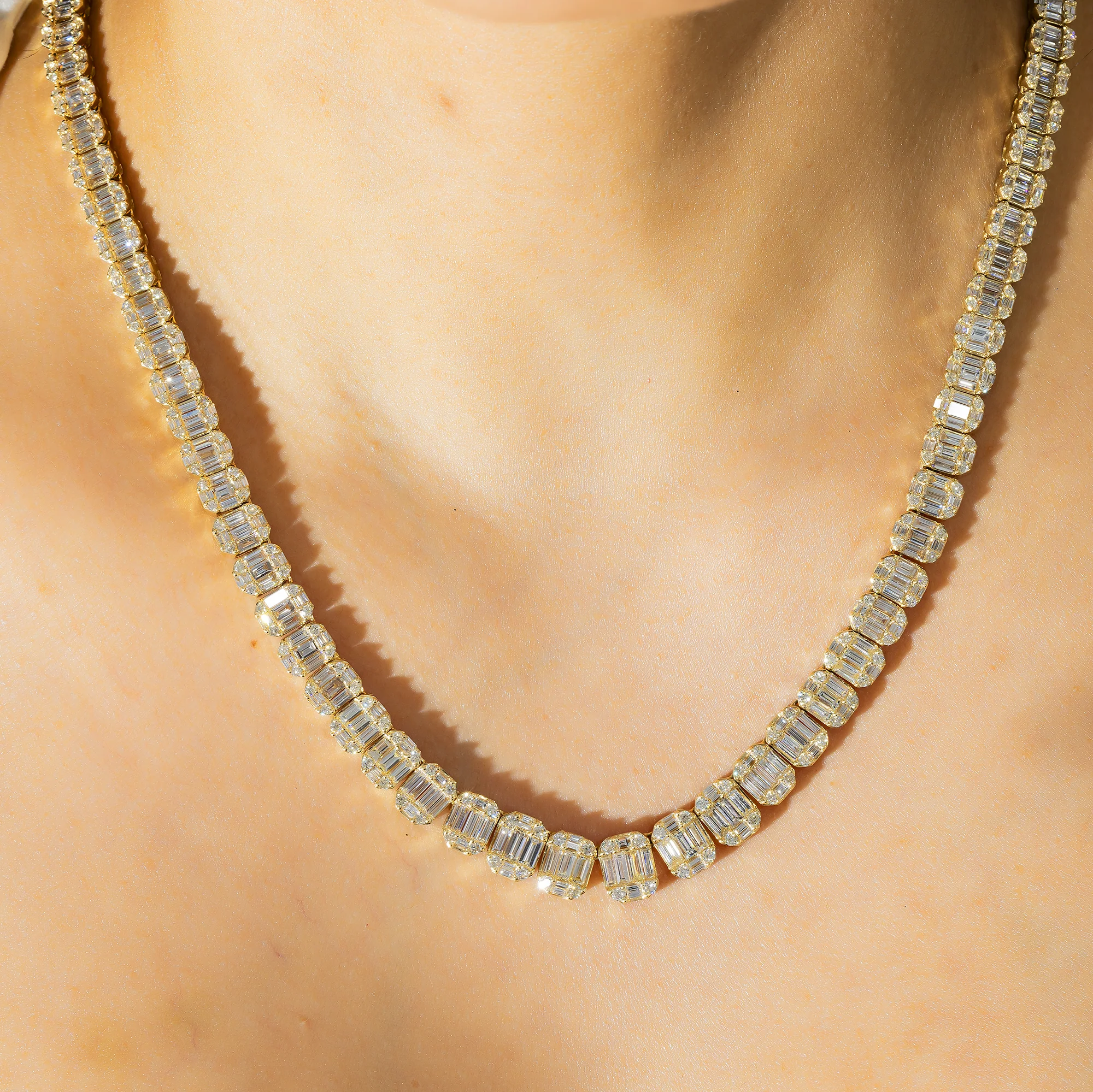 14K GOLD GRADUATED BAGUETTE DIAMOND CHAIN 21.50 CT - Image 2