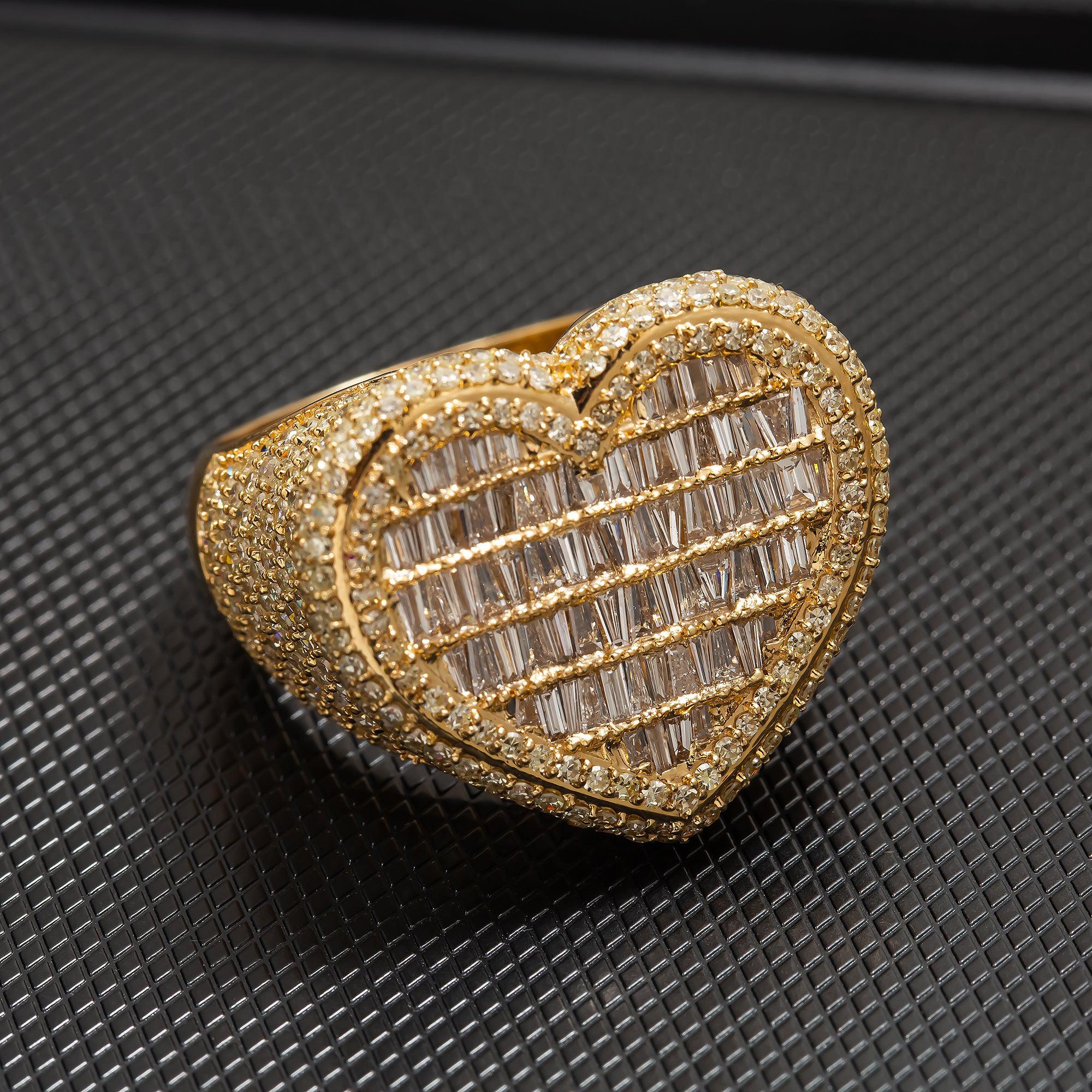 14K GOLD BAGUETTE DIAMOND HEART RING - Image 4