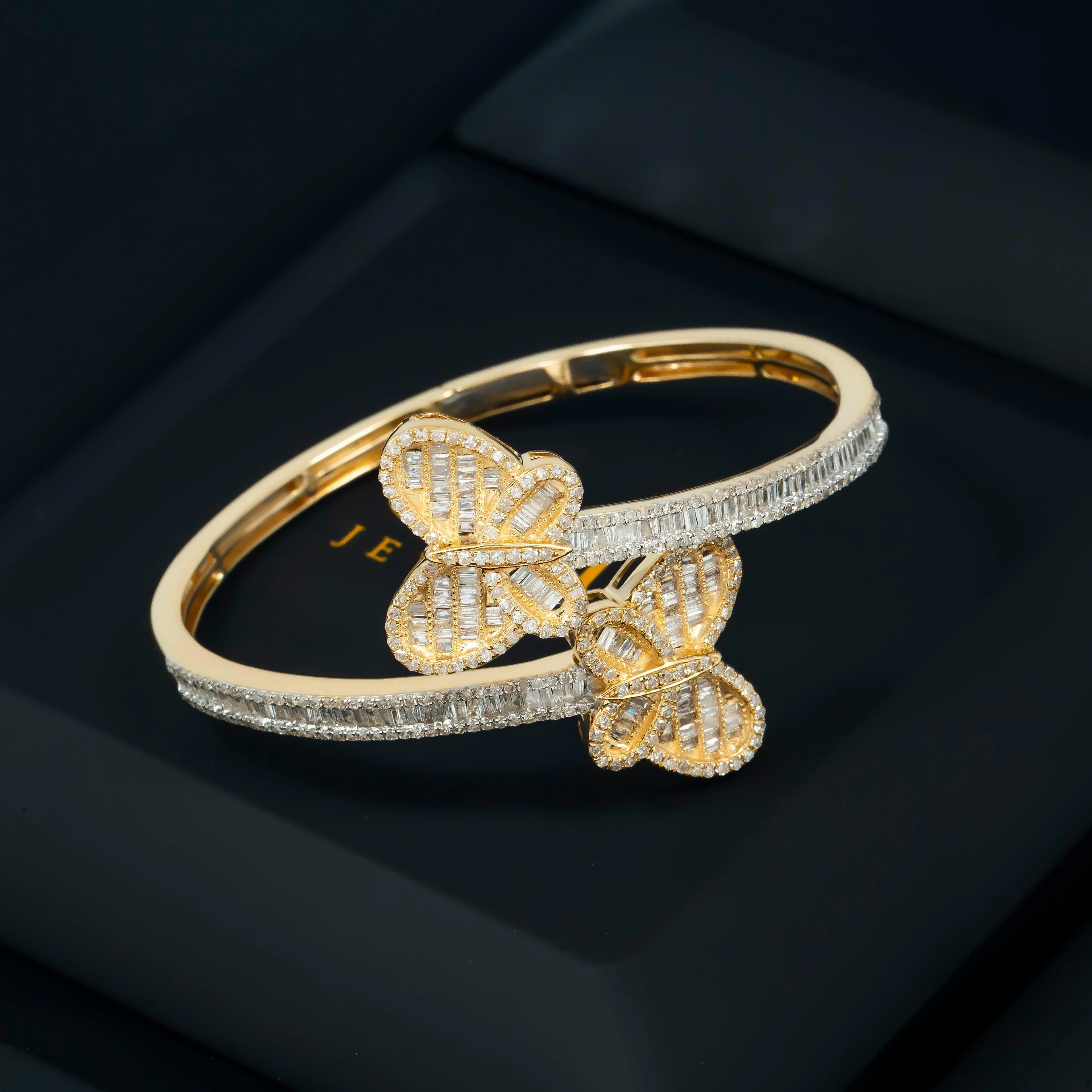 14K GOLD BAGUETTE DIAMONDS OPEN BUTTERFLY BANGLE 2.86 CT - Image 4