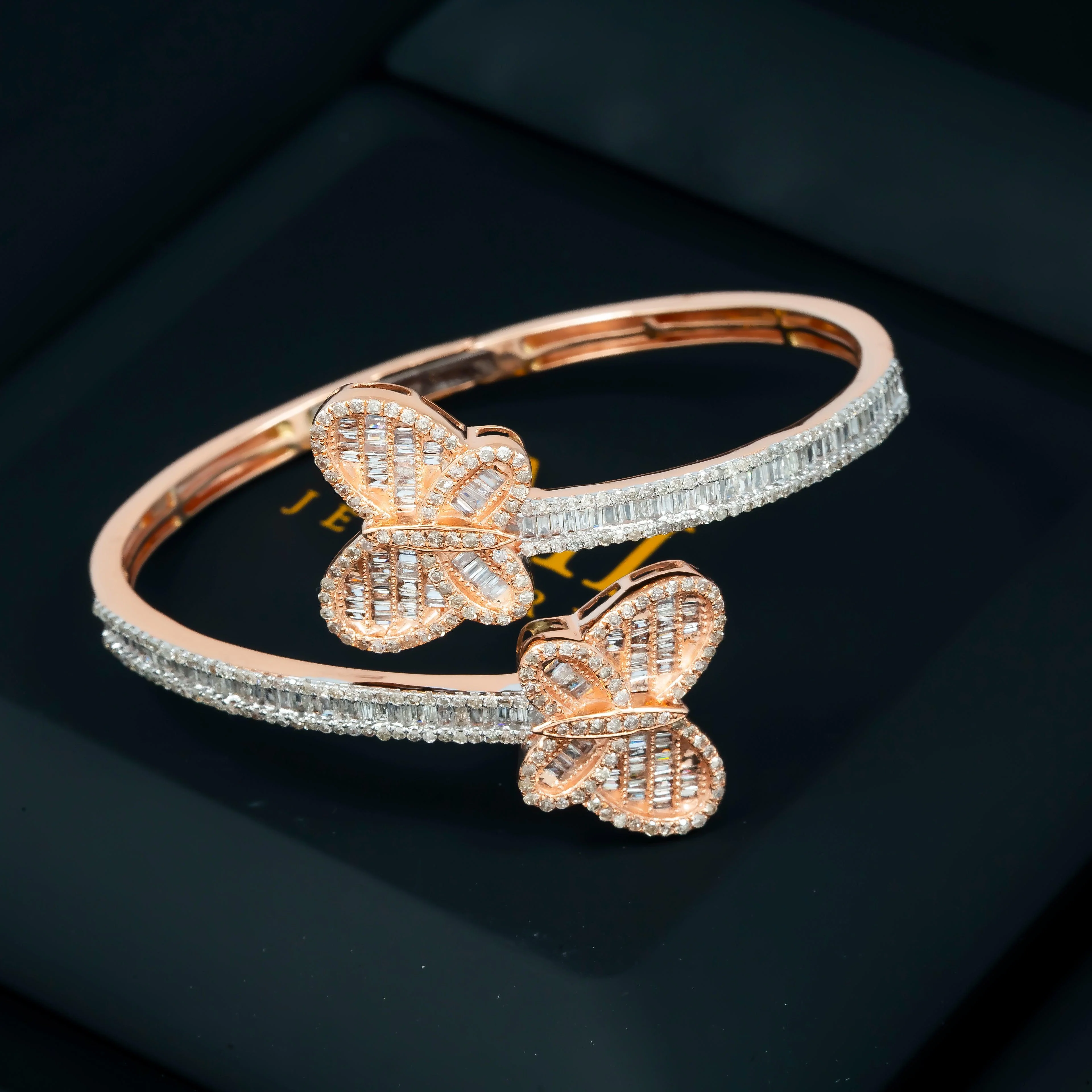 14K GOLD BAGUETTE DIAMONDS OPEN BUTTERFLY BANGLE 2.86 CT - Image 8