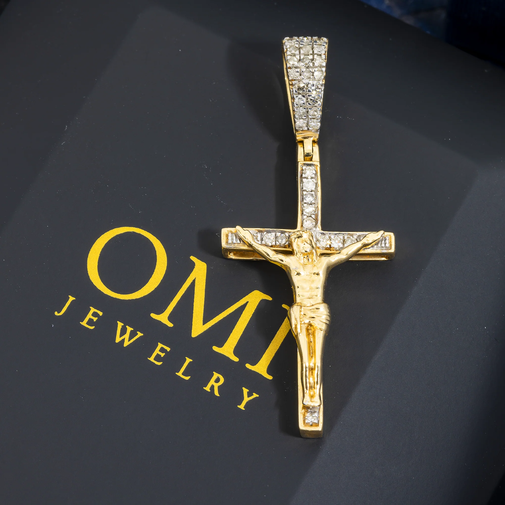 14K GOLD DIAMOND CRUCIFIX PENDANT 0.30 CT - Image 2