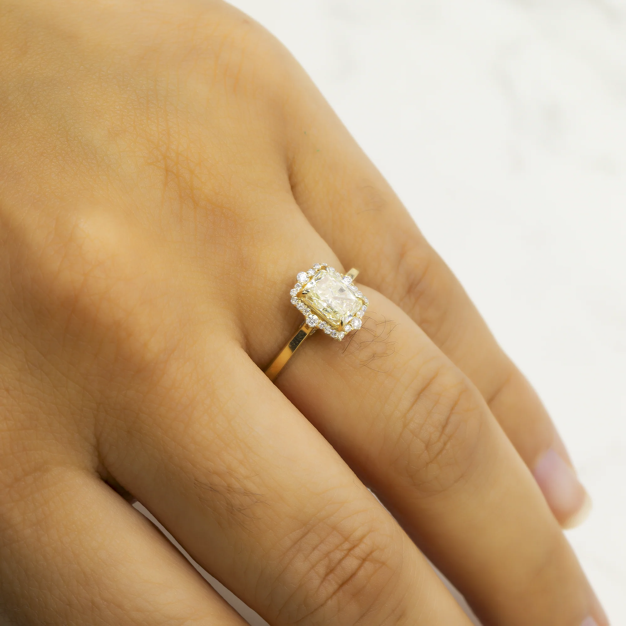 14K GOLD RADIANT CUT YELLOW HALO DIAMOND ENGAGEMENT RING 1.22 CTW - Image 2