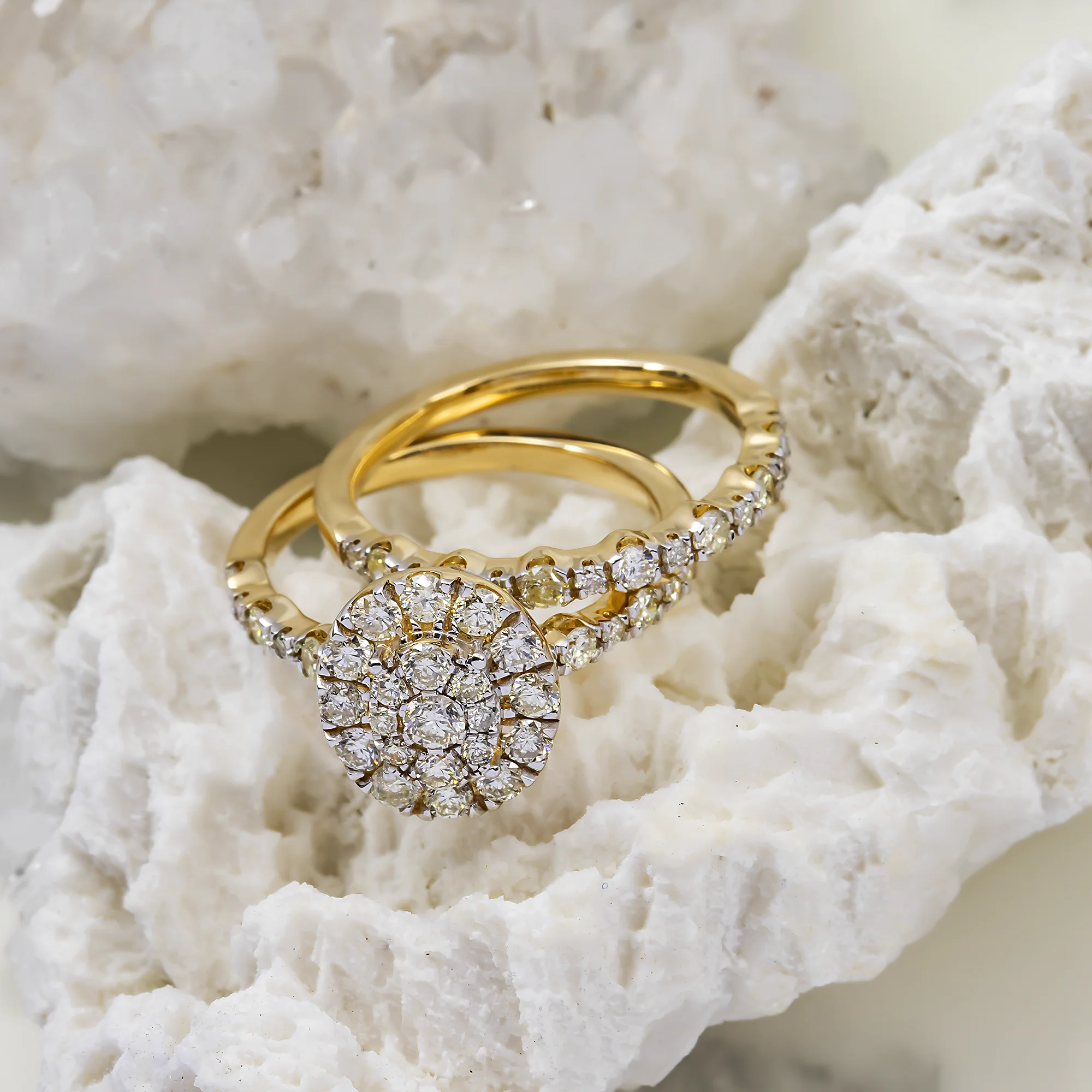 14K GOLD ROUND CUT HALO DIAMOND CLUSTER BRIDAL SET 1.67 CTW - Image 4