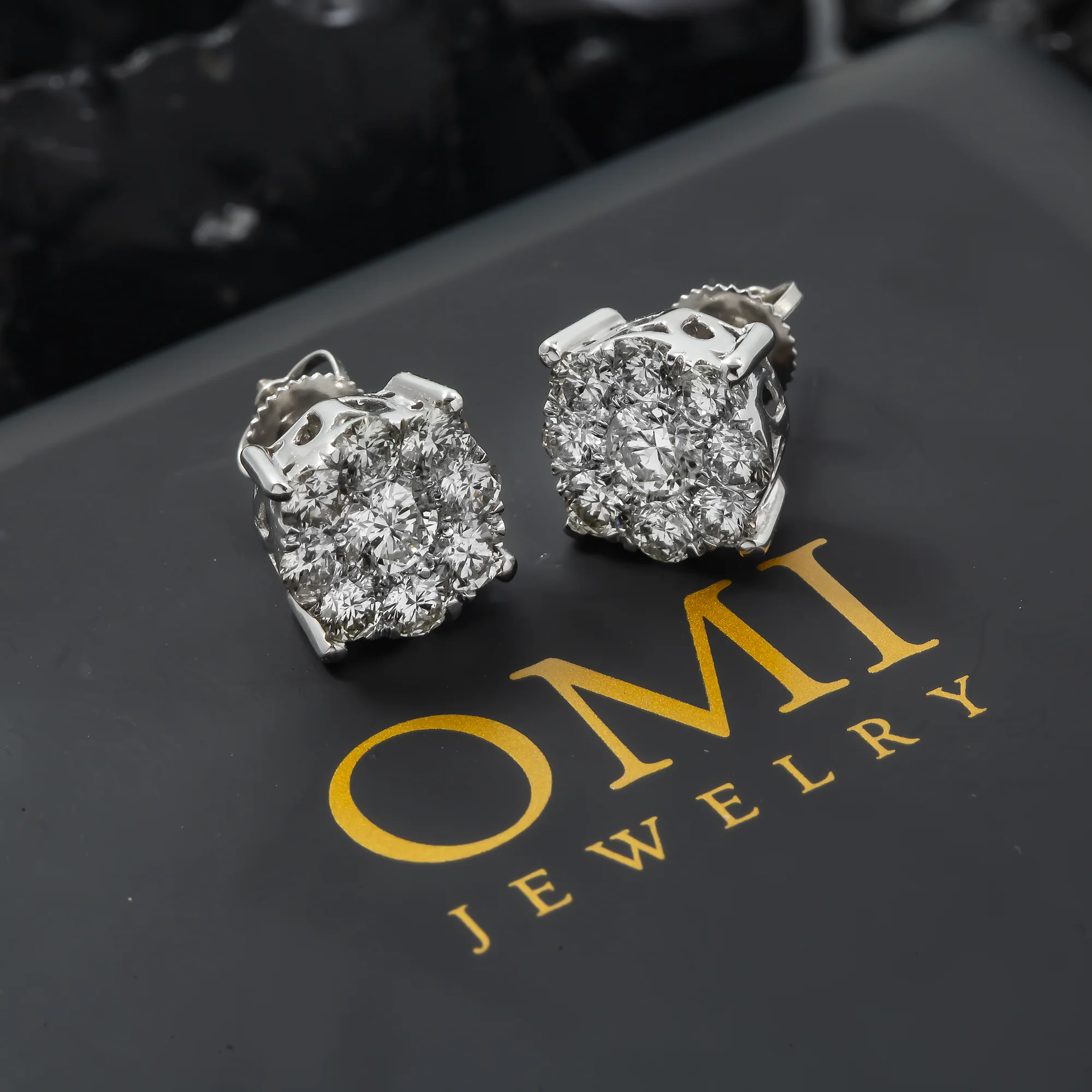 14K GOLD ROUND DIAMOND CLUSTER EARRINGS 2.50 CTW - Image 2