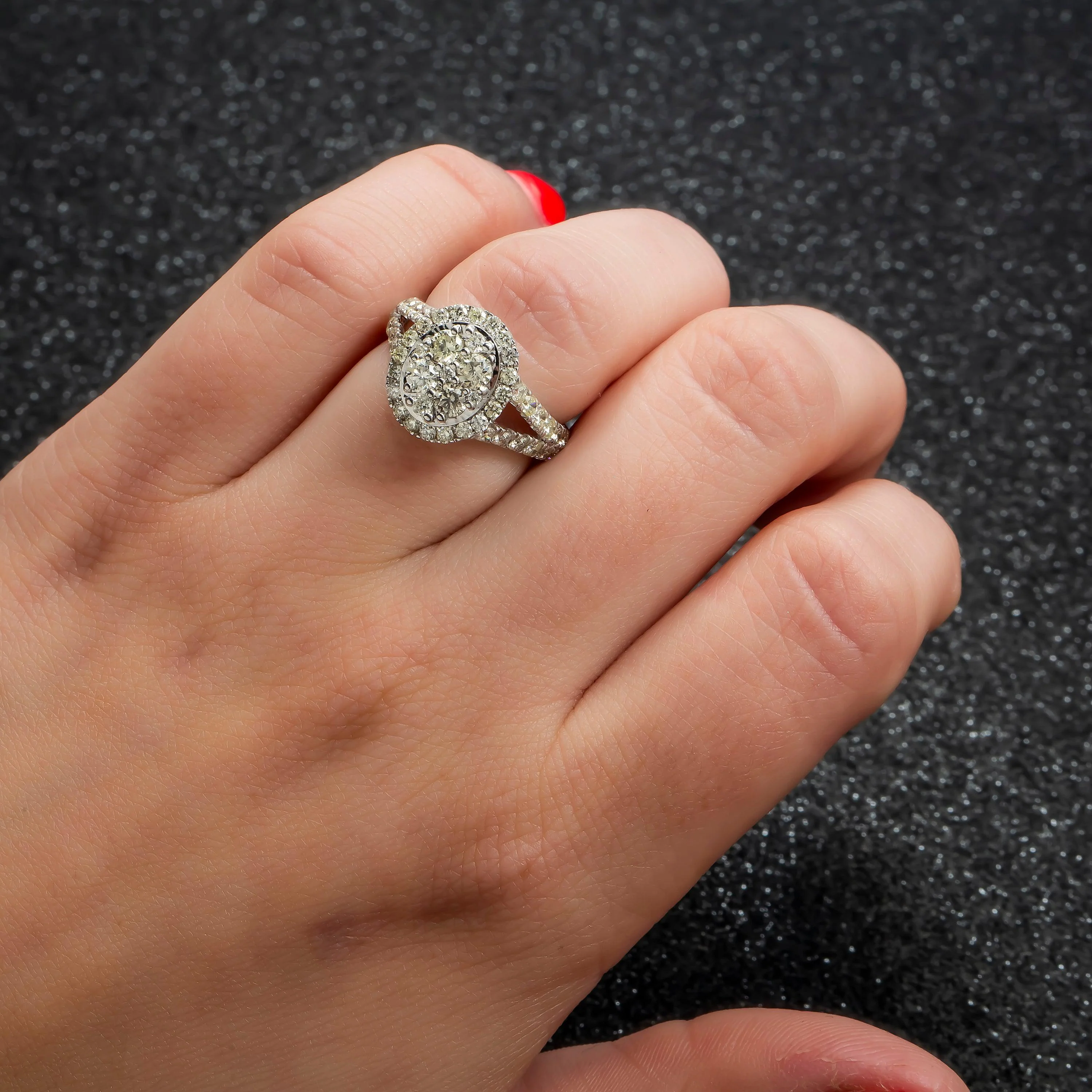 14K GOLD ROUND DIAMOND CLUSTER OVAL SHAPE ENGAGEMENT RING 2.01 CT - Image 2