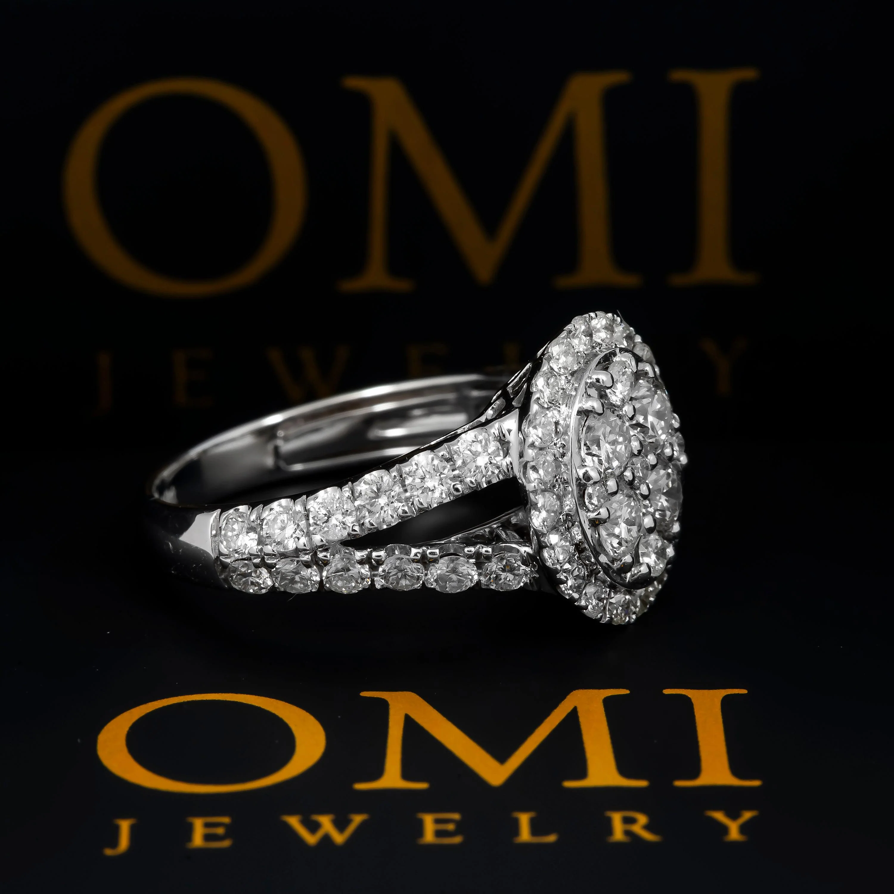 14K GOLD ROUND DIAMOND CLUSTER OVAL SHAPE ENGAGEMENT RING 2.01 CT - Image 3