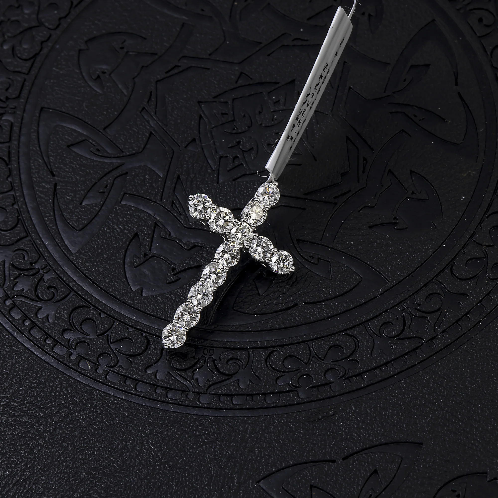 14K GOLD ROUND DIAMOND CROSS PENDANT 0.90 CT - Image 2