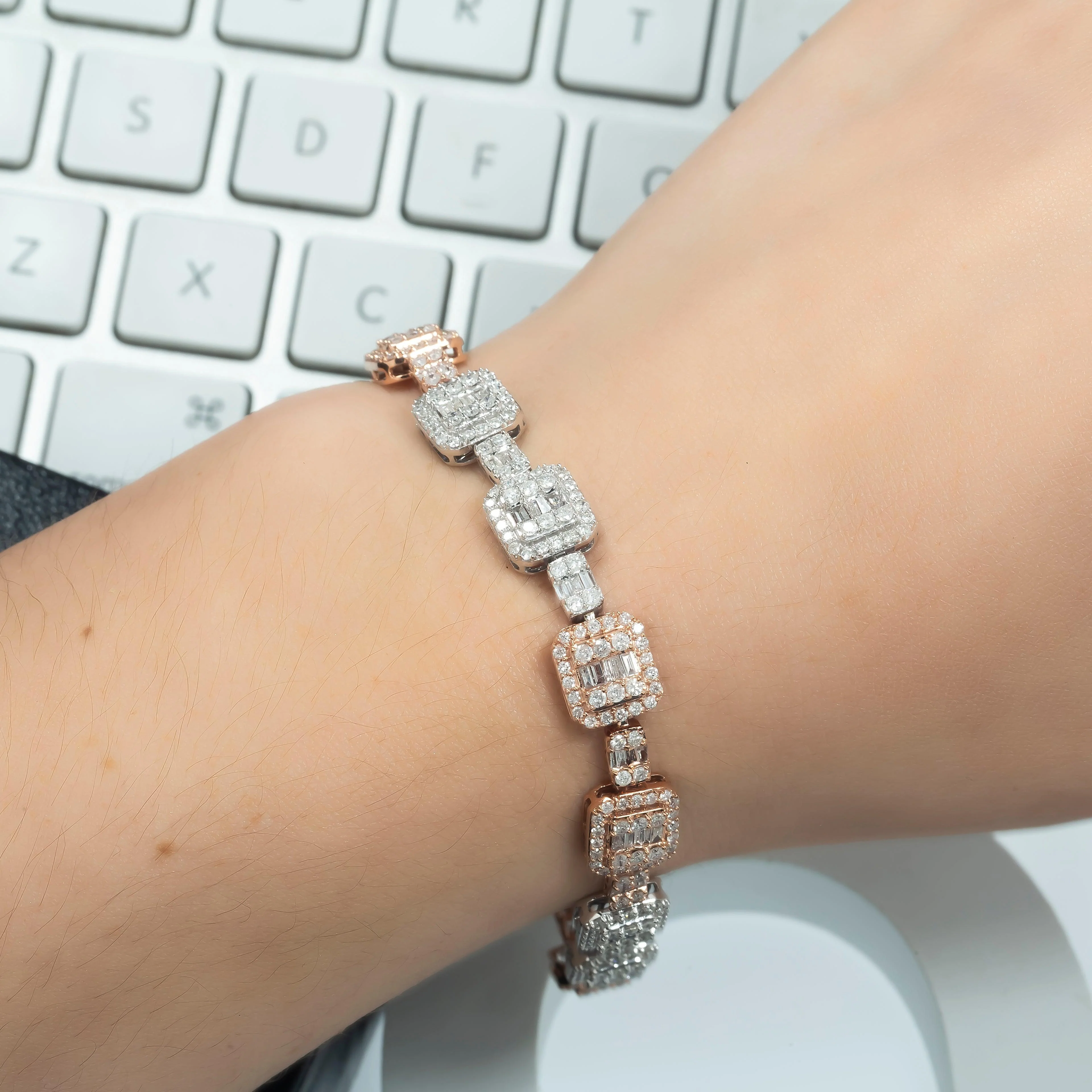 14K GOLD TWO-TONE BAGUETTE DIAMONDS SQUARE BRACELET 4.65 CT - Image 7