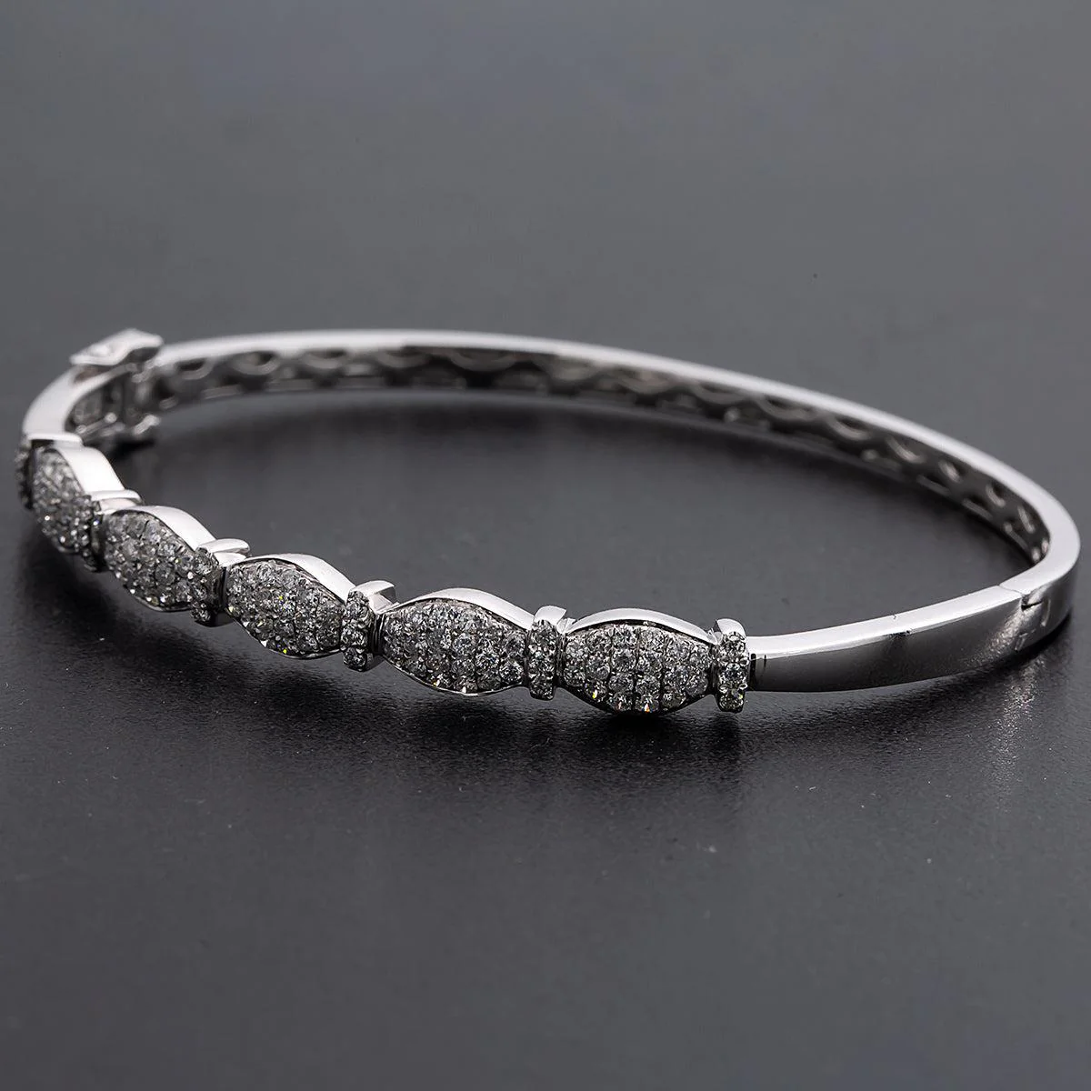 14K White Gold Women's Bracelet With 1.18 CT Diamonds Of Round Diamonds - Image 2