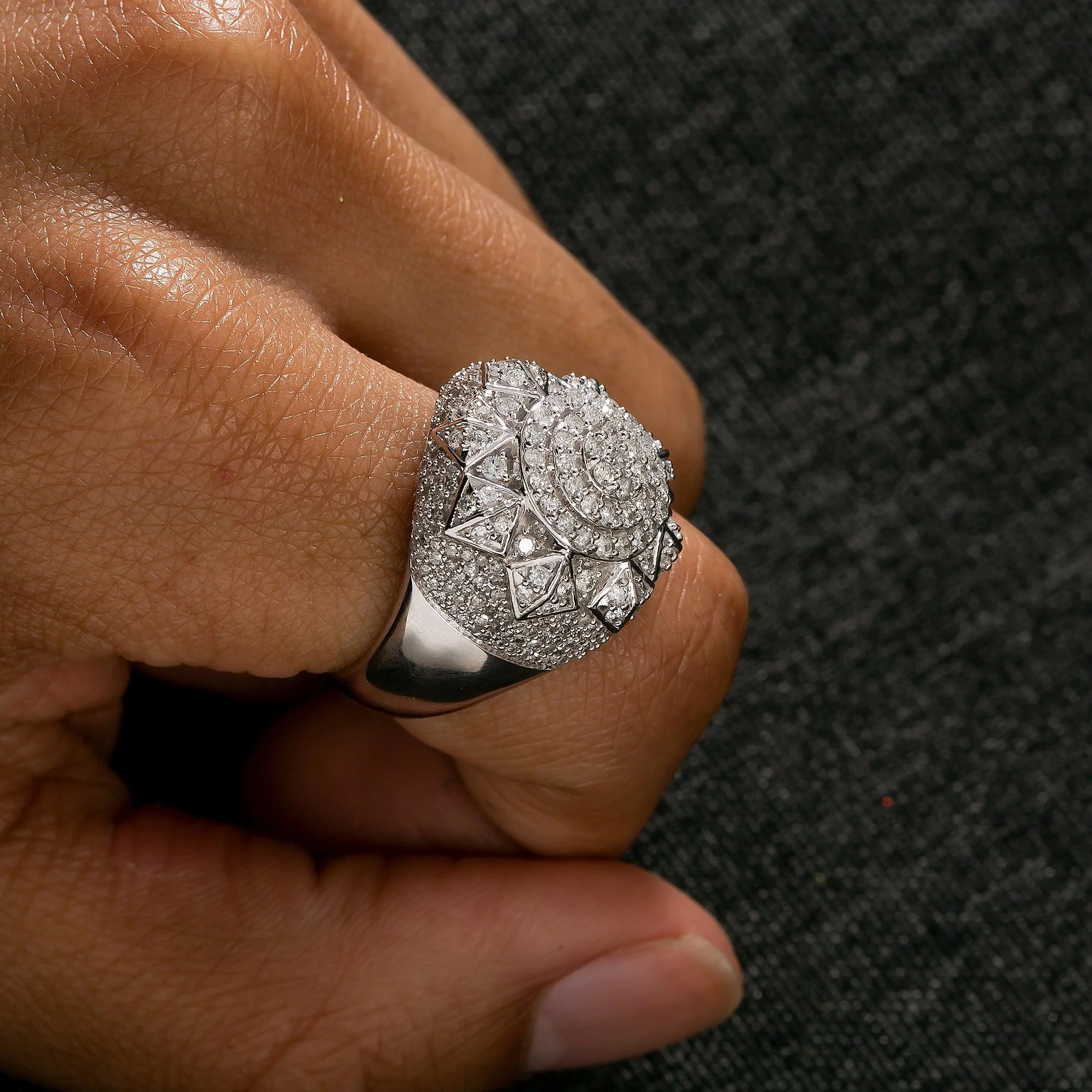14K WHITE GOLD DIAMOND RING 1.88 CT - Image 2