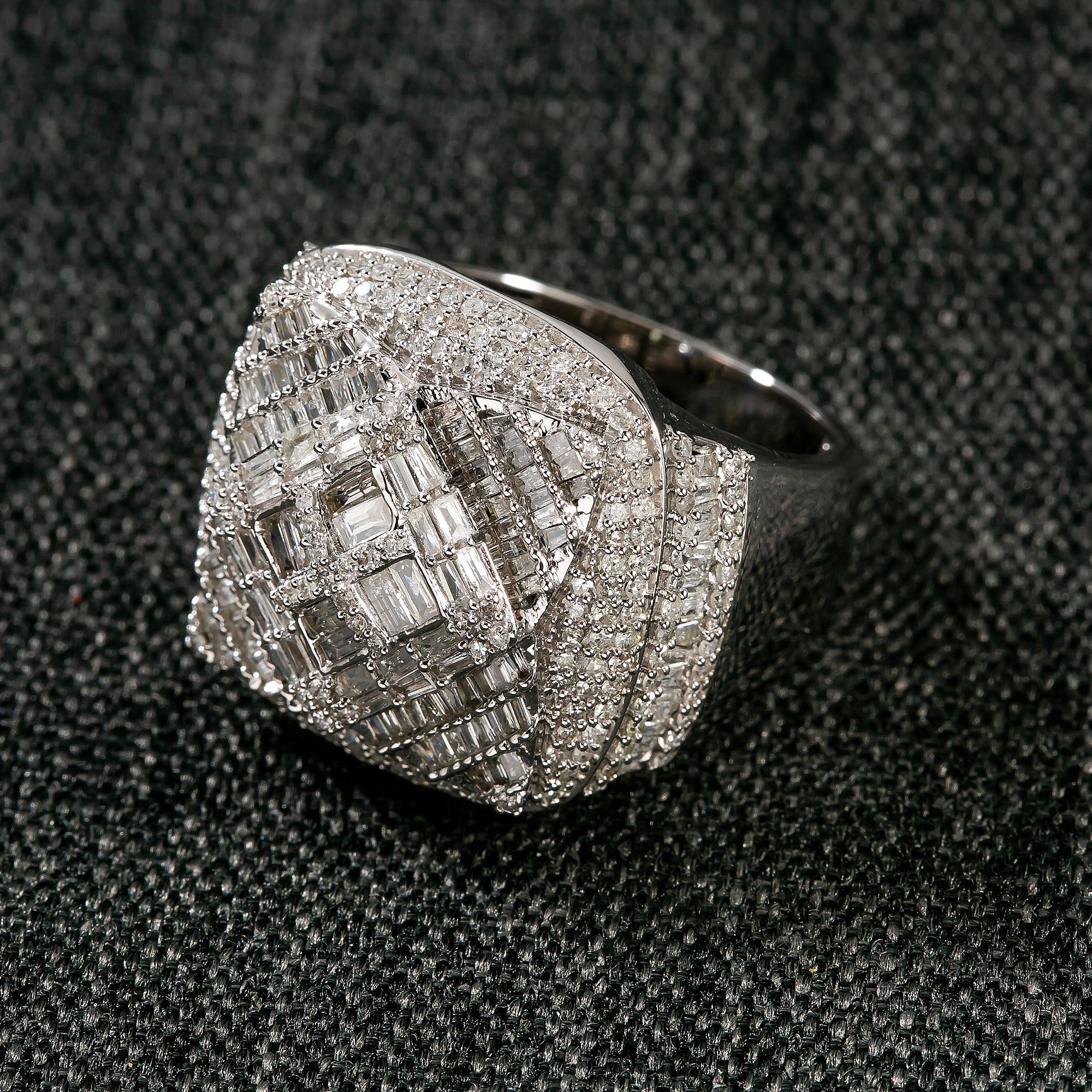 14K WHITE GOLD BAGUETTE DIAMOND RING 2.09 CT - Image 4