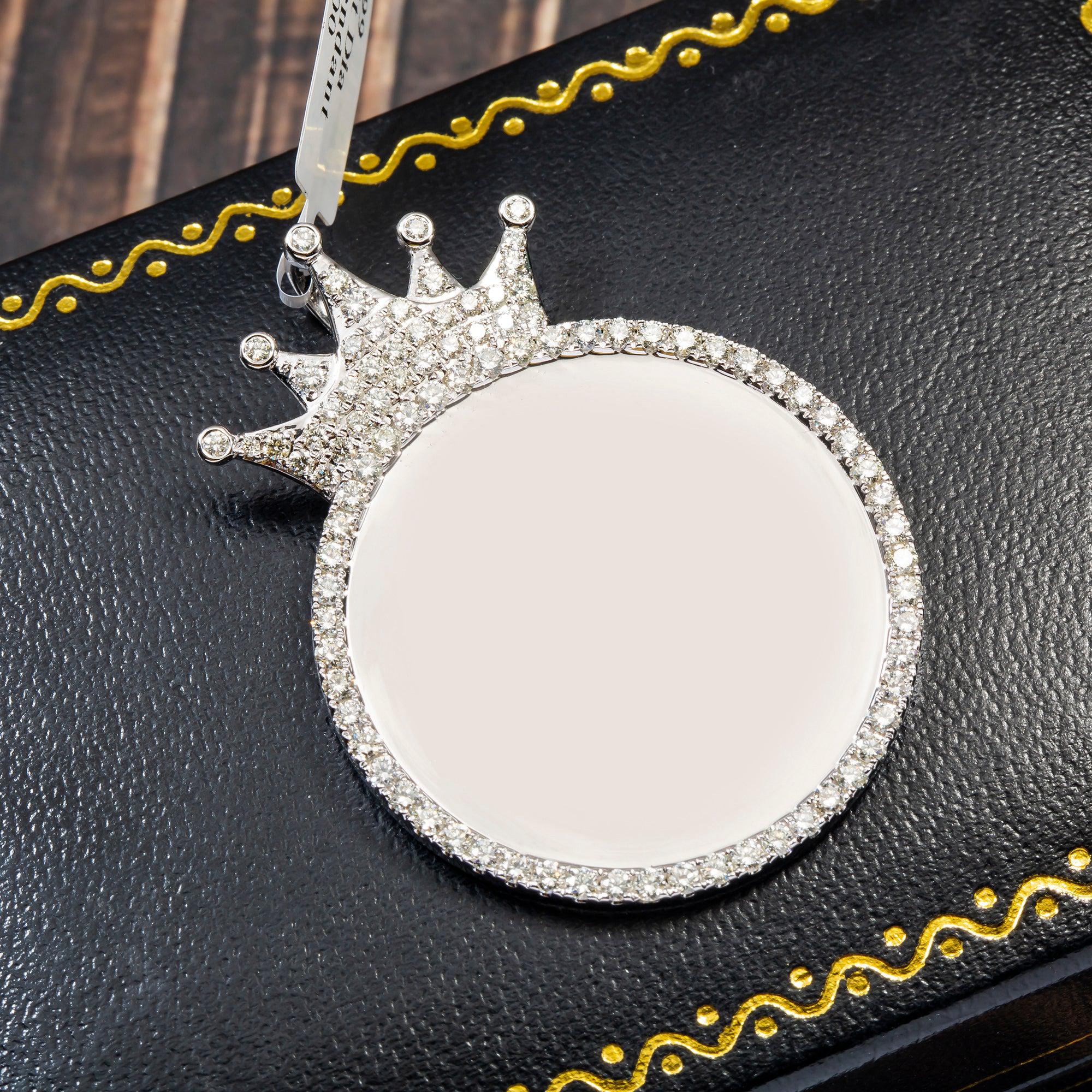 14K WHITE GOLD ROUND DIAMOND CIRCLE WITH CROWN PICTURE PENDANT 2.47 CT - Image 2