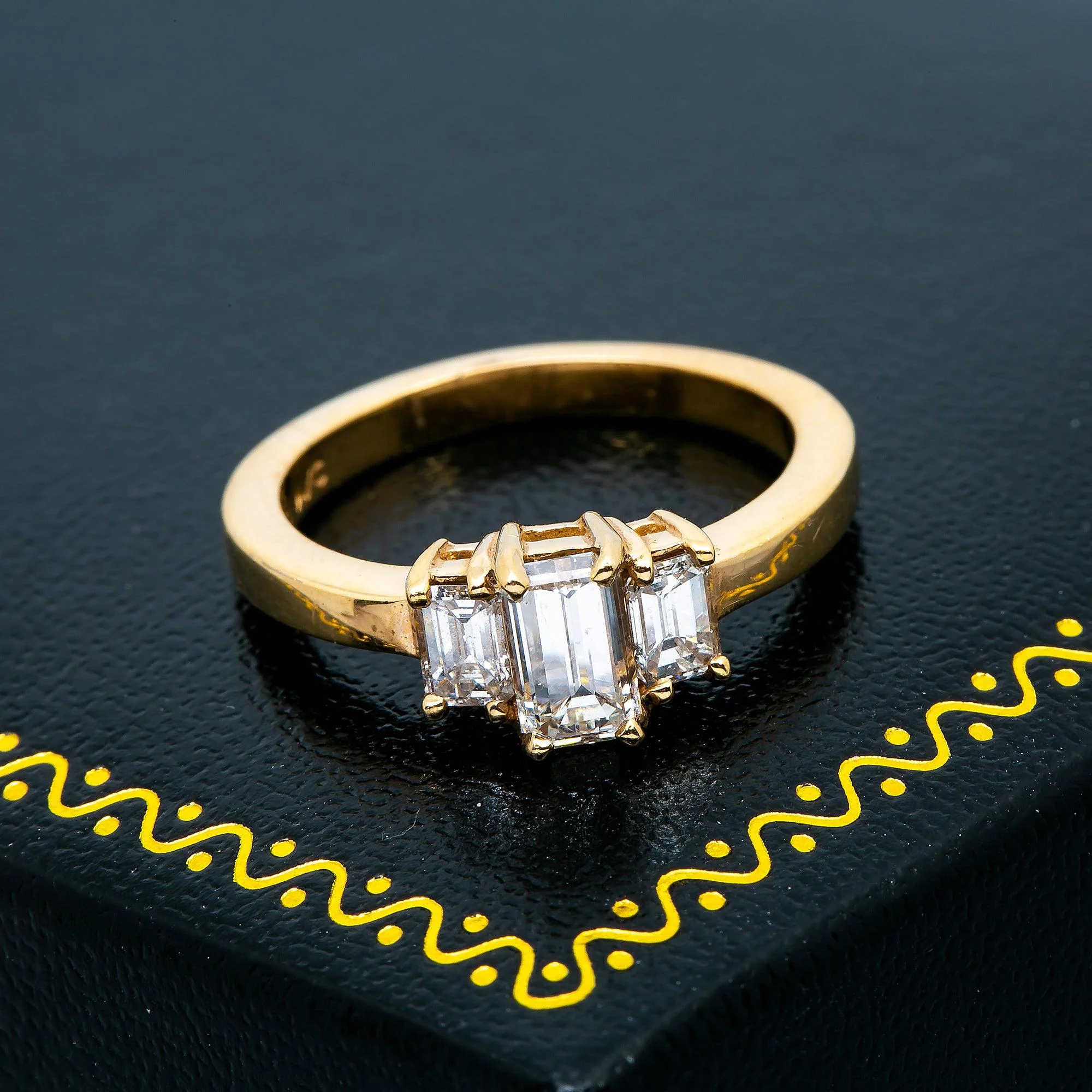 14K YELLOW GOLD LADIES ENGAGEMENT RING WITH 1.30 CT DIAMONDS - Image 3