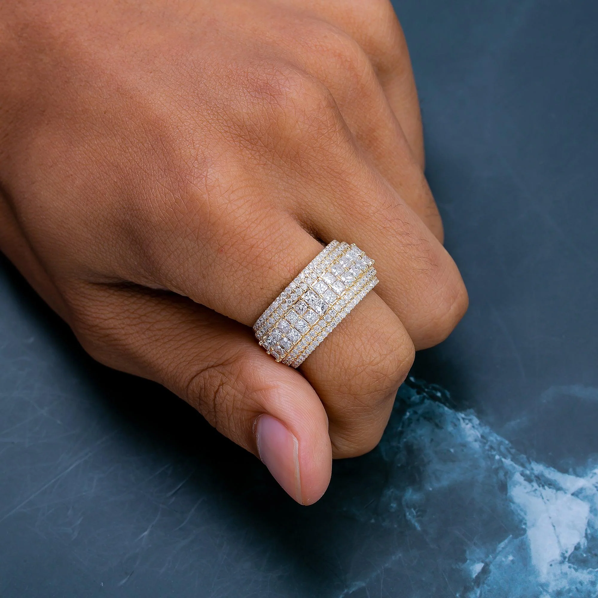 14K YELLOW GOLD STATEMENT RING WITH 3.58 CT BAGUETTE DIAMONDS - Image 3