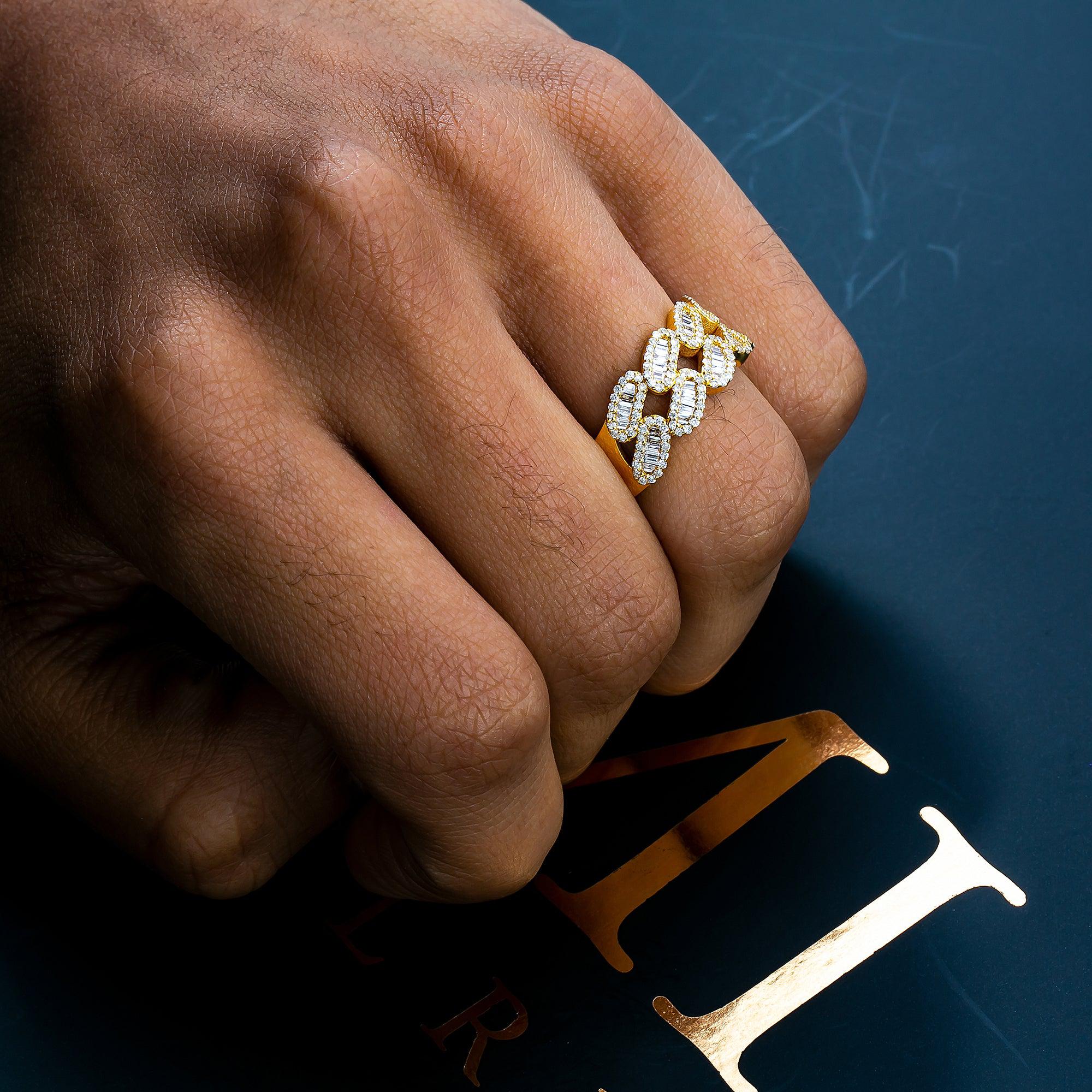 14K YELLOW GOLD RING 0.91 CT BAGUETTE DIAMONDS - Image 2