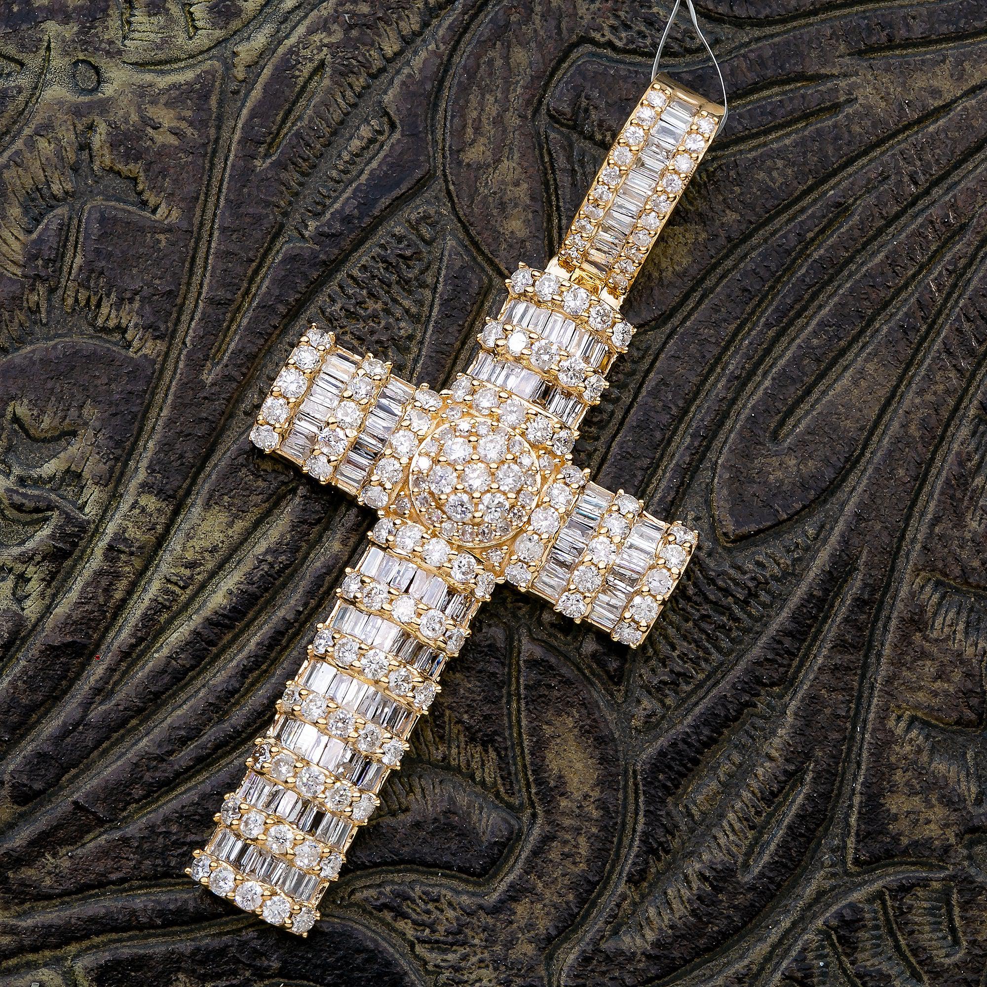 14K Yellow Gold Unisex Cross Pendant with 2.93 CT Baguette And Round Diamond - Image 2
