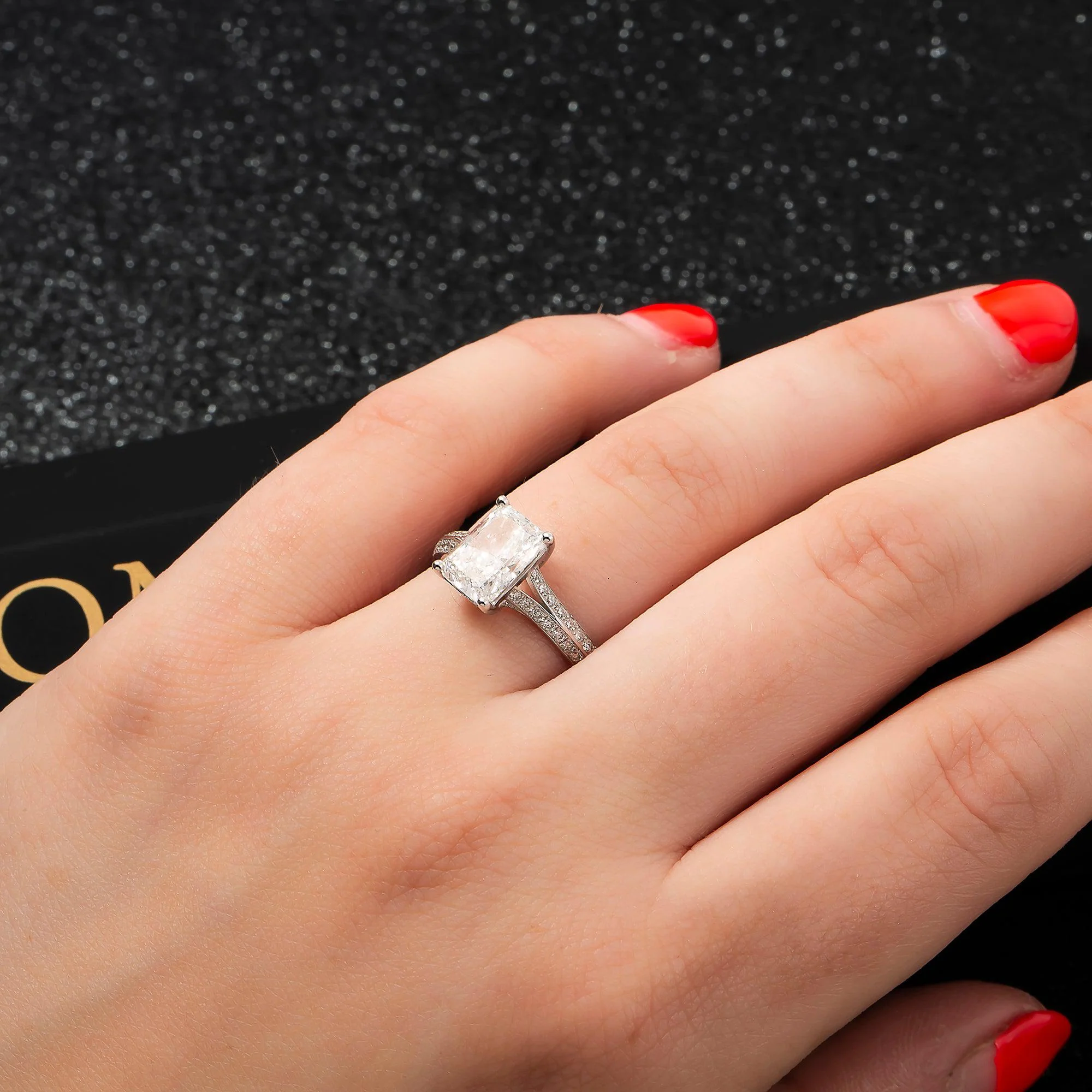 18K GOLD LAB DIAMOND RING 2.37 CTW - Image 2