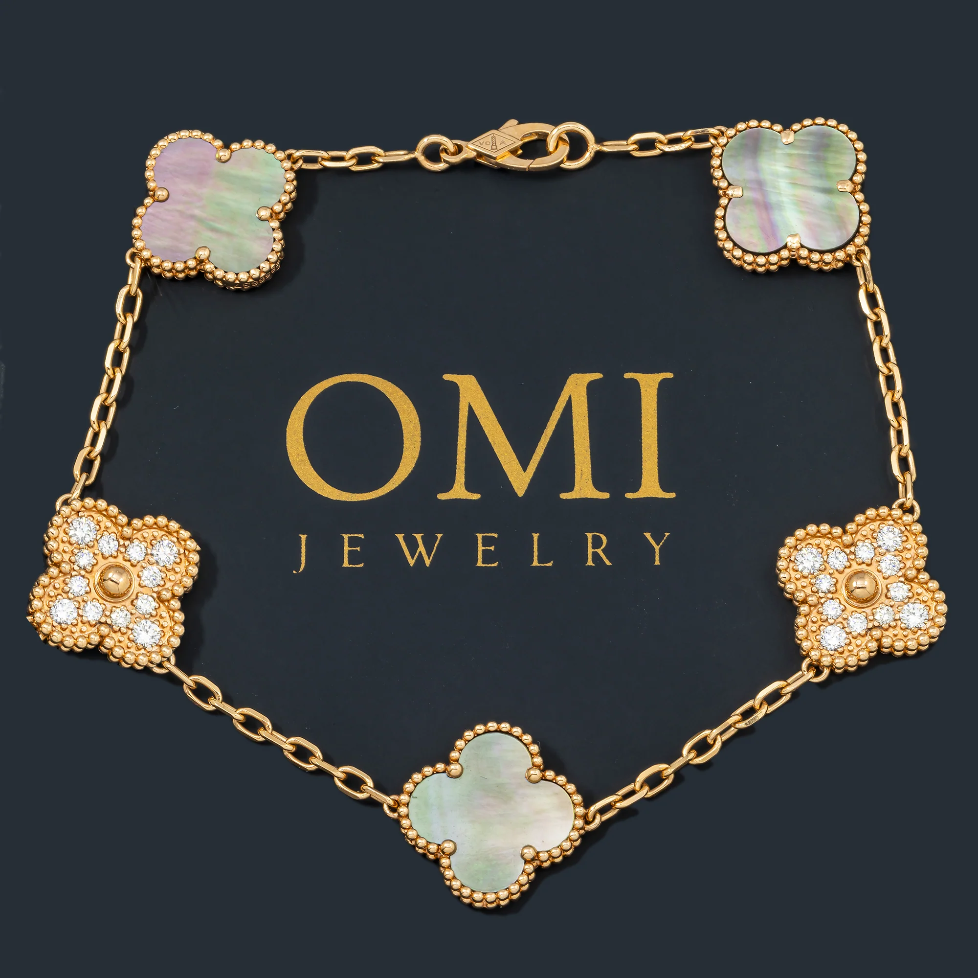 18K GOLD ROUND DIAMOND AND GREY CLOVER CHAIN BRACELET - Image 3