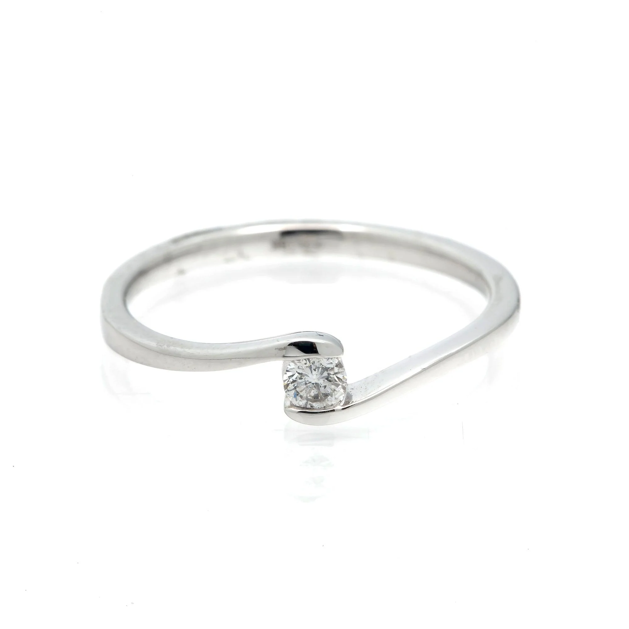 14k GOLD SINGLE DIAMOND TWISTED BAND 0.10 CT