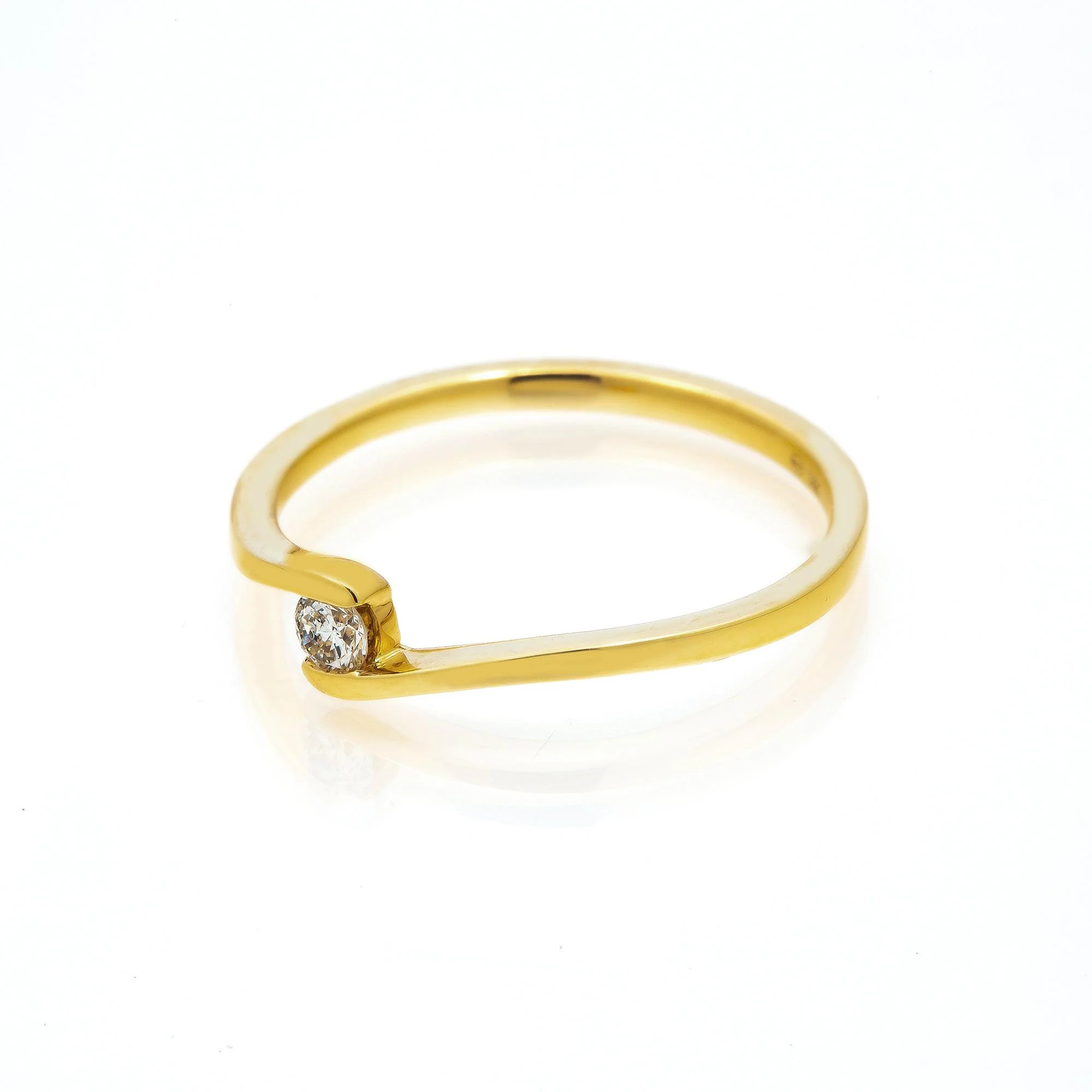 14k GOLD SINGLE DIAMOND TWISTED BAND 0.10 CT - Image 5