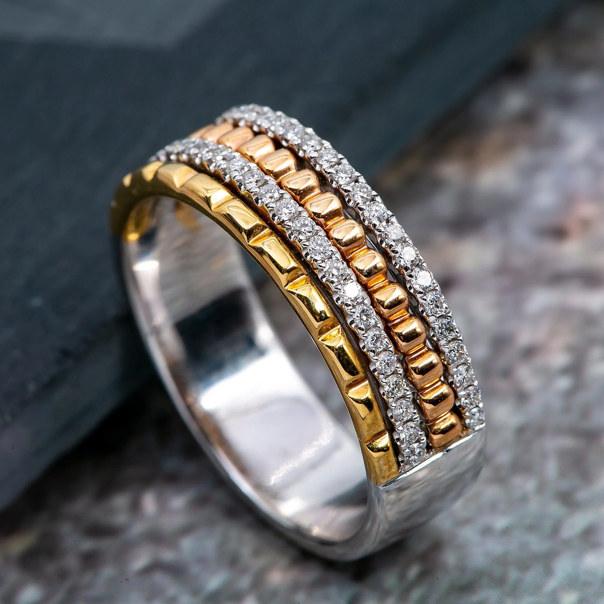 18K White and Yellow Gold Ladies Ring with 0.27 CT Diamonds - Image 3