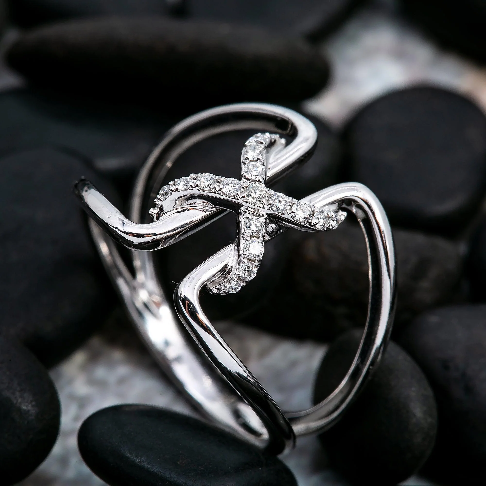 18K White Gold Ladies Ring with 0.13 CT Diamonds - Image 3