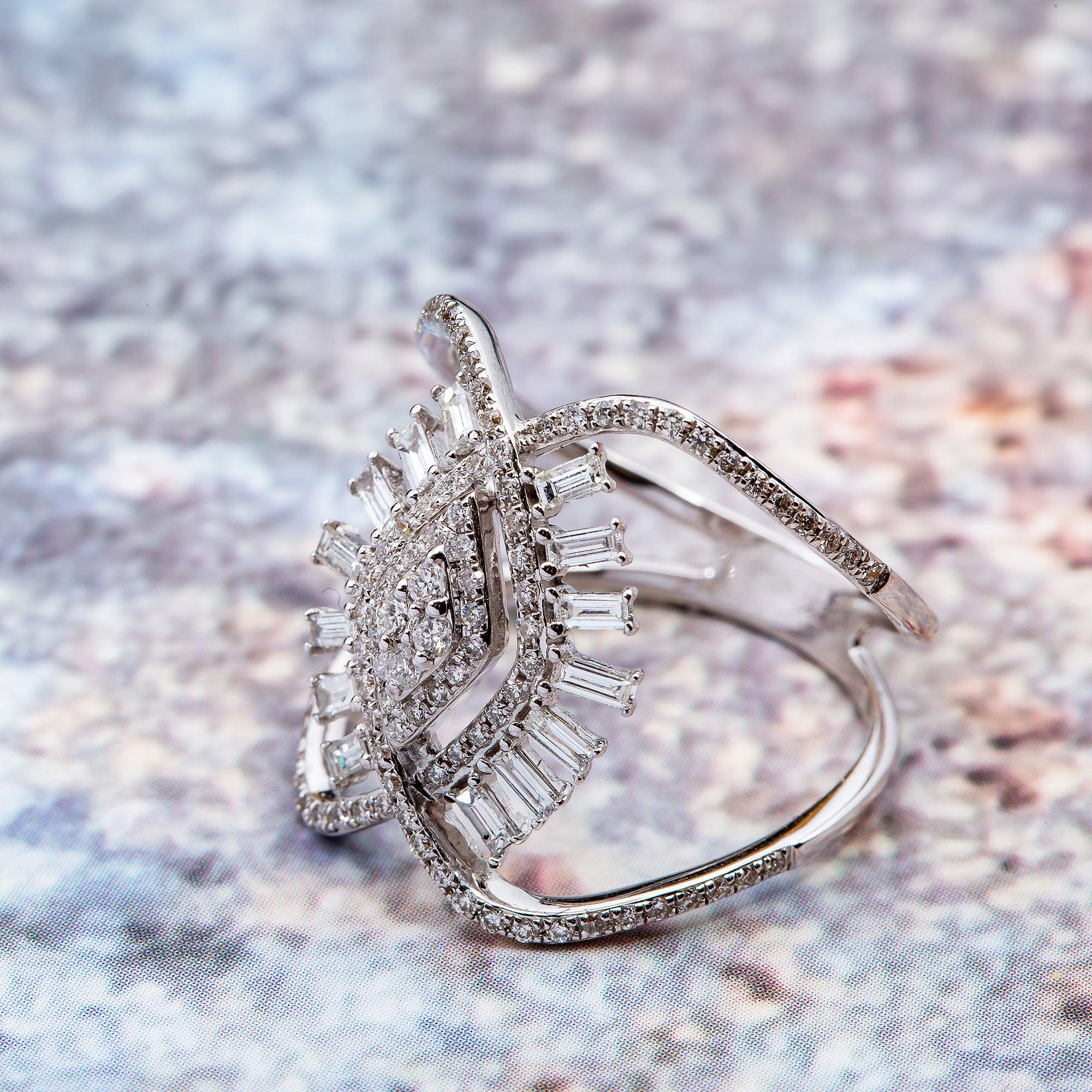 18K White Gold Ladies Ring with 0.80 CT Round And Baguette Diamonds - Image 2