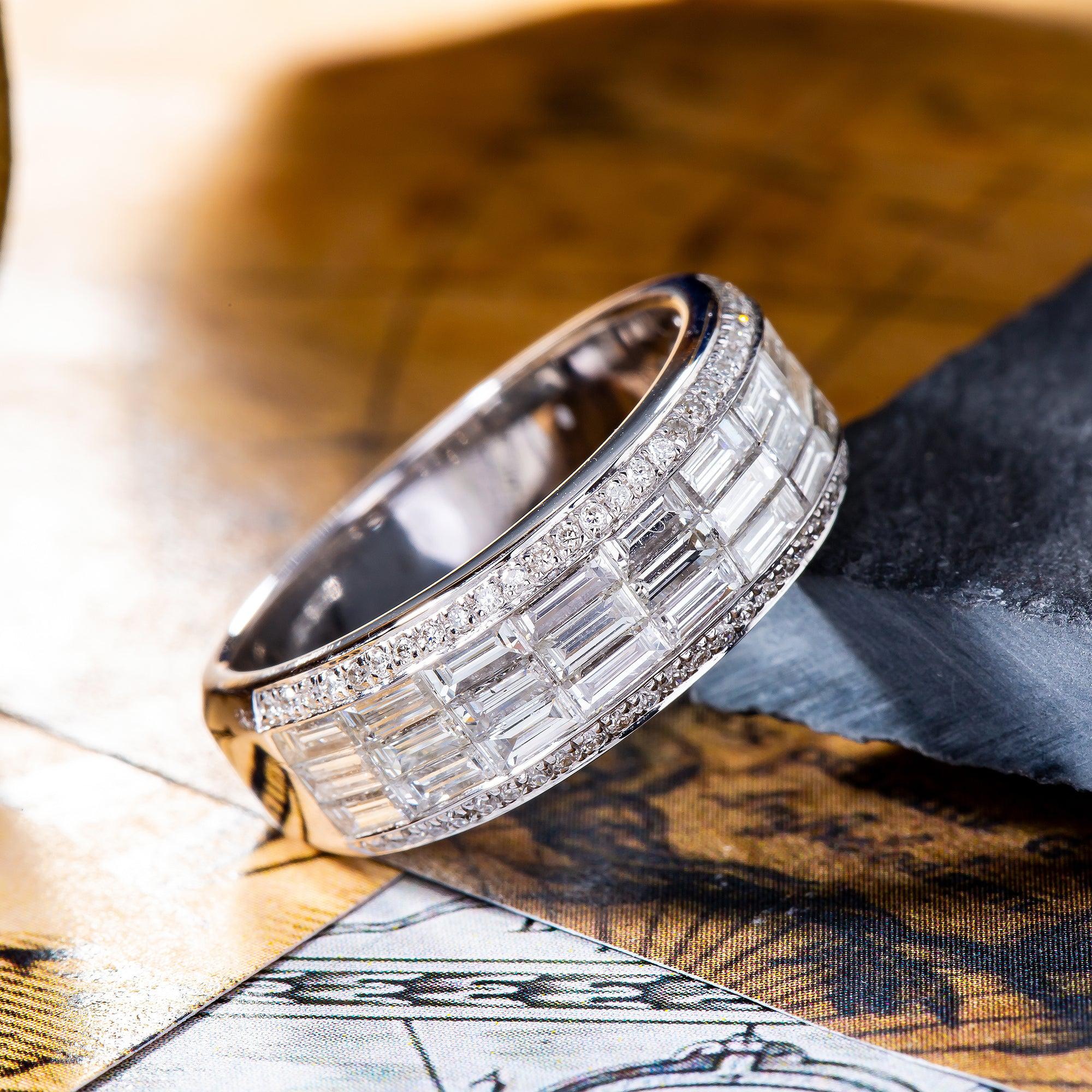 18K White Gold Ladies Ring with 1.61 CT Baguette And Round Diamonds - Image 3