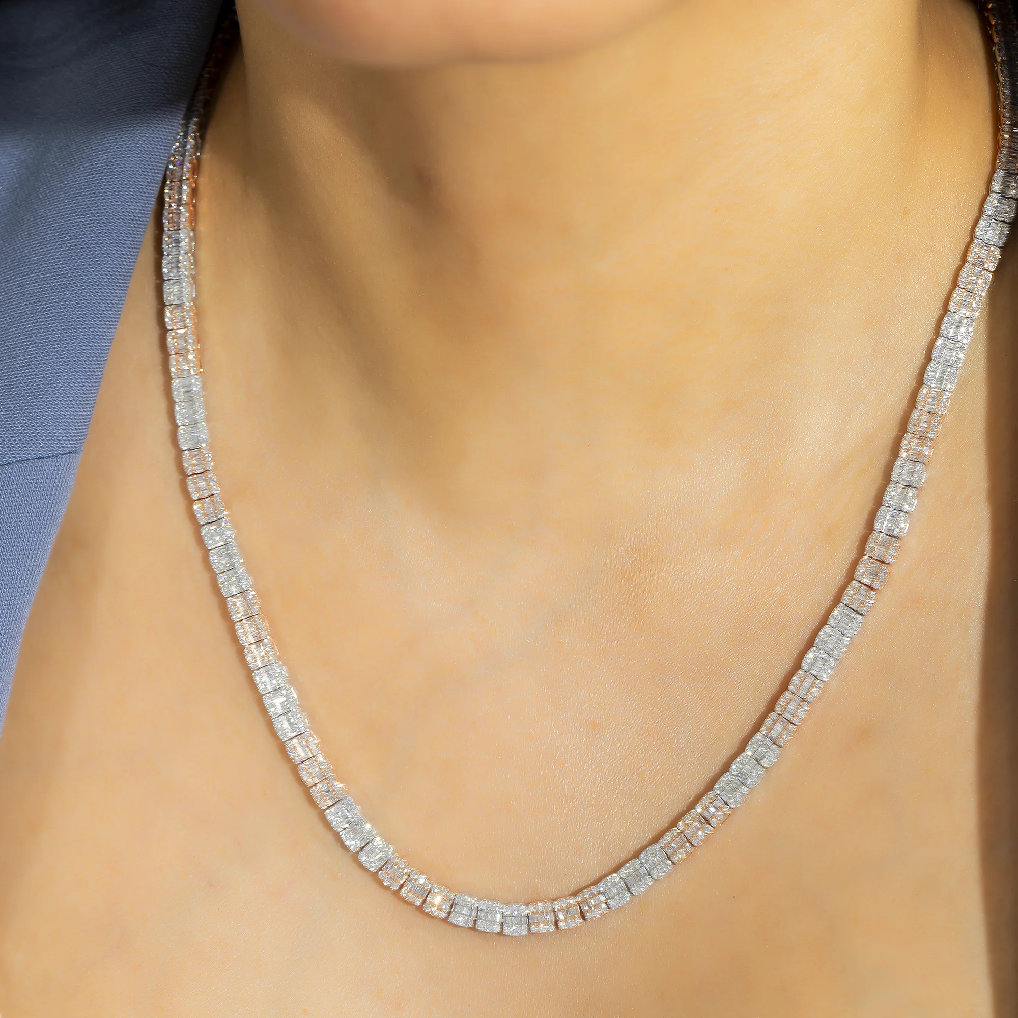 10K GOLD 5MM TWO TONE BAGUETTE AND ROUND DIAMOND CHAIN 10.91 CT - Image 10