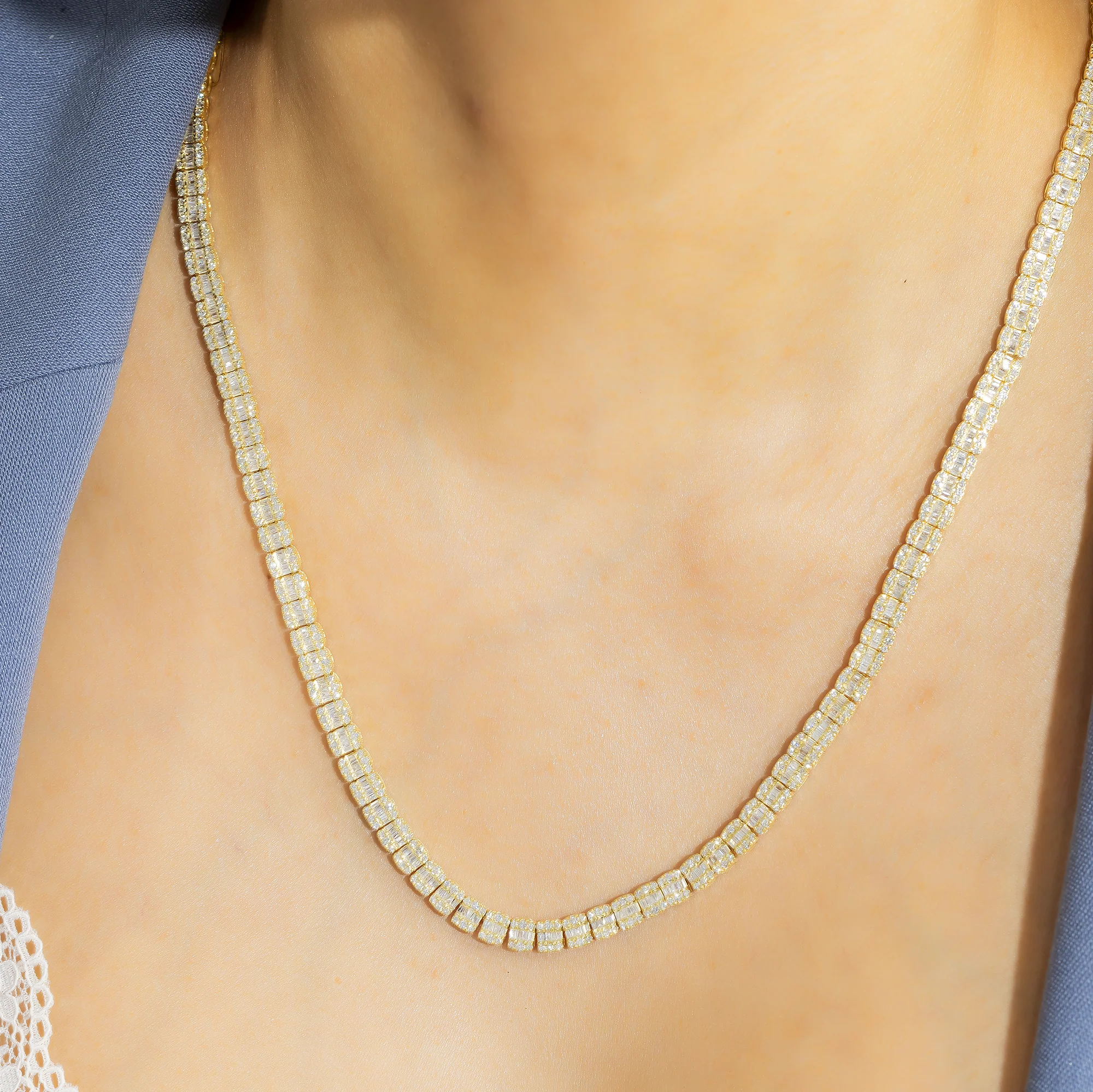 10K GOLD 5MM TWO TONE BAGUETTE AND ROUND DIAMOND CHAIN 10.91 CT - Image 6